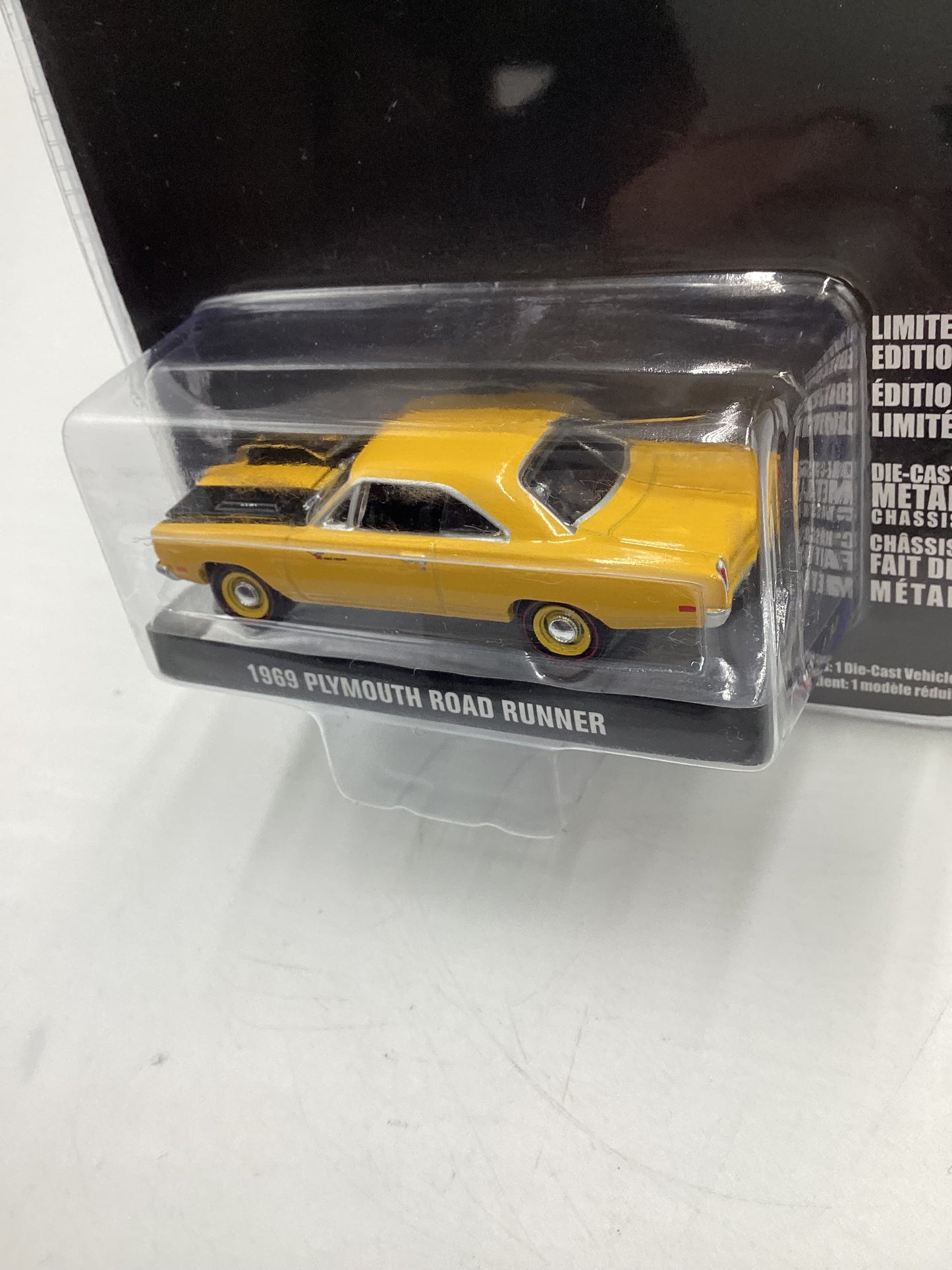 Greenlight Hollywood Series 31 Pawn Stars 1969 Plymouth Road Runner Yellow 179D