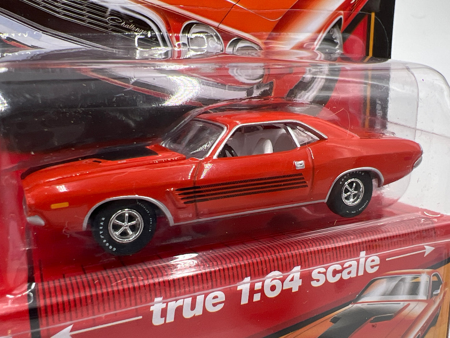 Auto World Hobby Exclusive Vintage Muscle Version B 1972 Dodge Challenger Orange