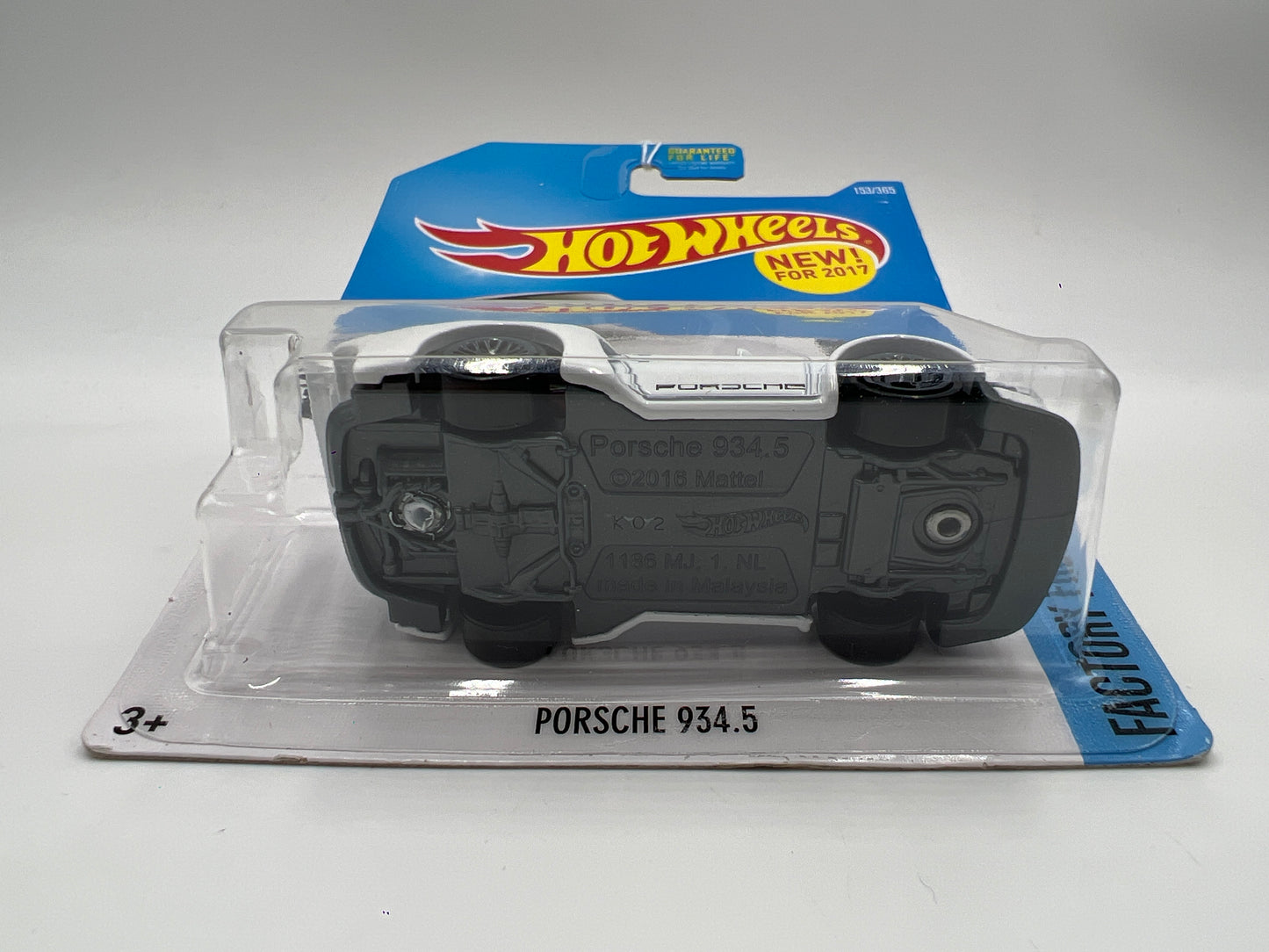 2017 Hot Wheels Factory Fresh #153 Porsche 934.5 White Card Not Perfect 100C