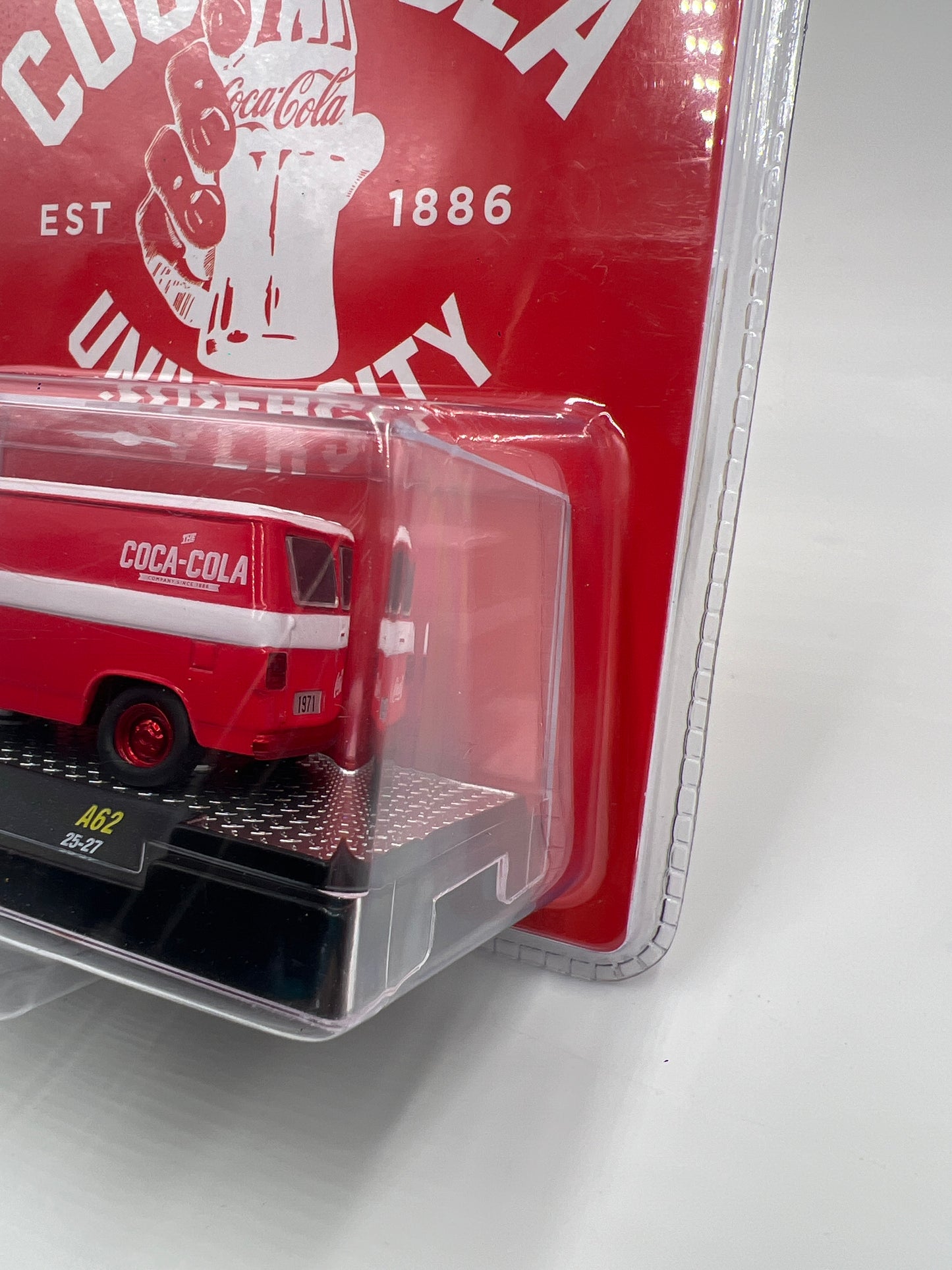 M2 Machines A62 Coca Cola CHASE 1971 Chevrolet Van G10 Red
