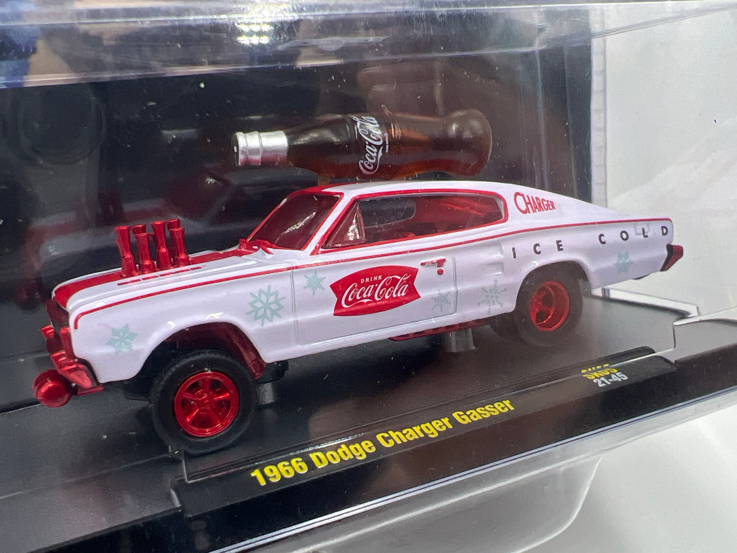 M2 Machines Coca Cola CHASE 1966 Dodge Charger Gasser White SK05