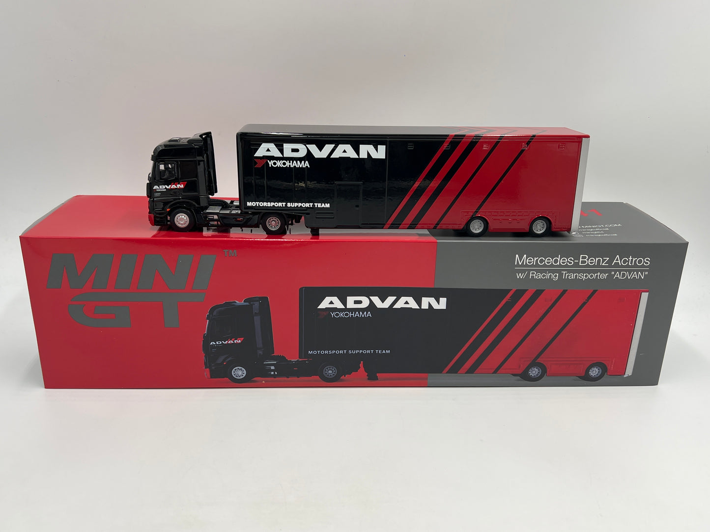 Mini GT #741 Mercedes-Benz Actros W/Racing Transporter Advan