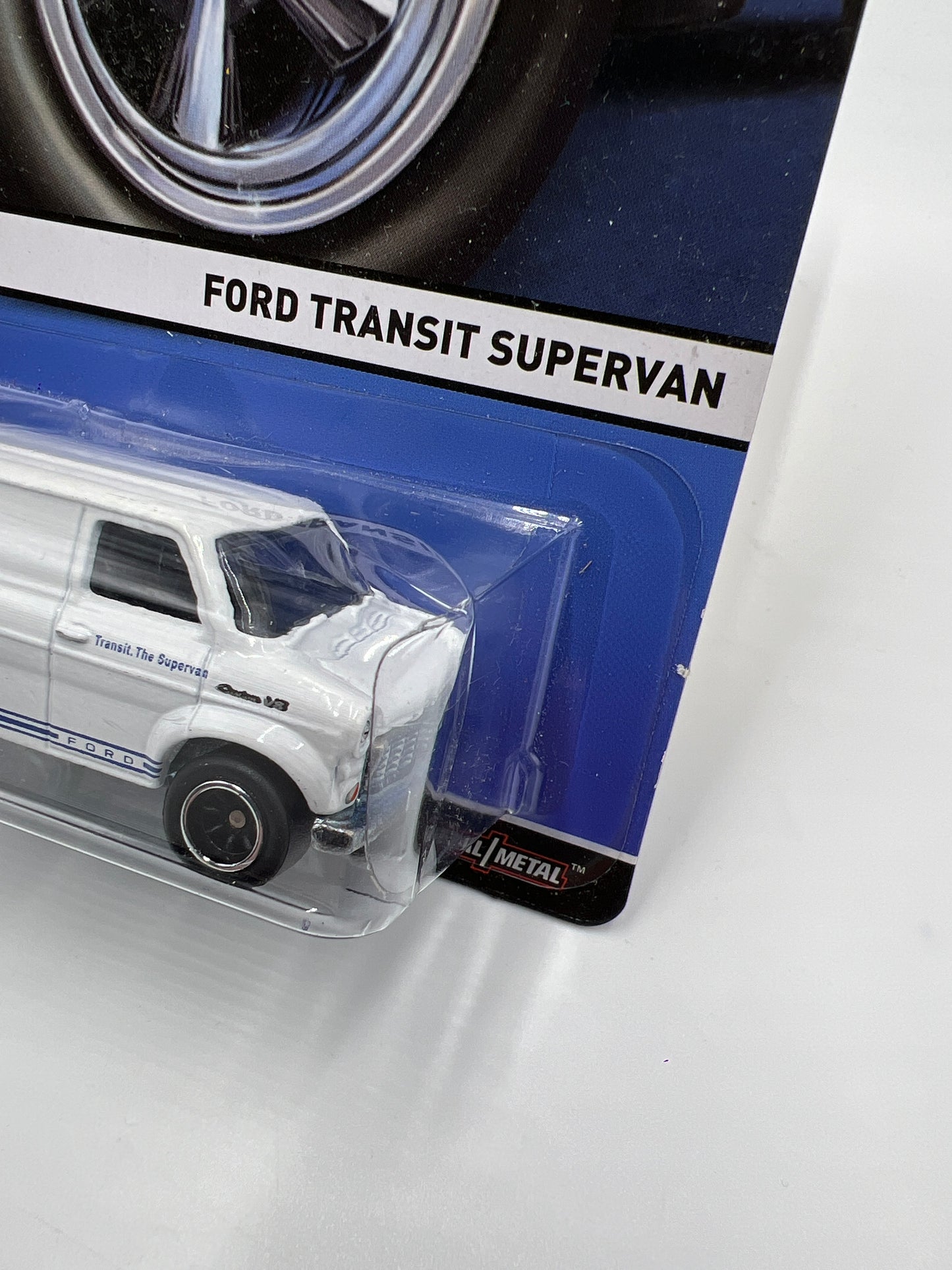 Hot Wheels Premium Heritage Real Riders #7 Ford Transit Supervan White SR