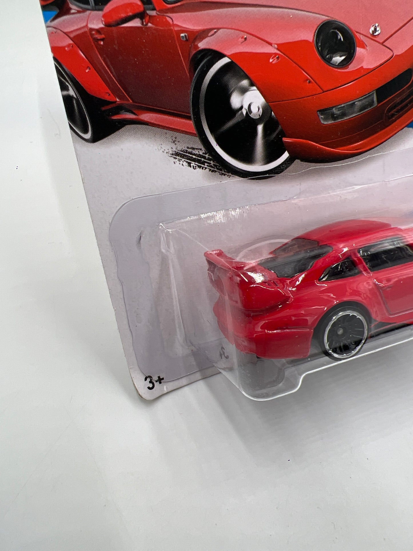 2014 Hot Wheels City #27 Porsche 993 GT2 Red