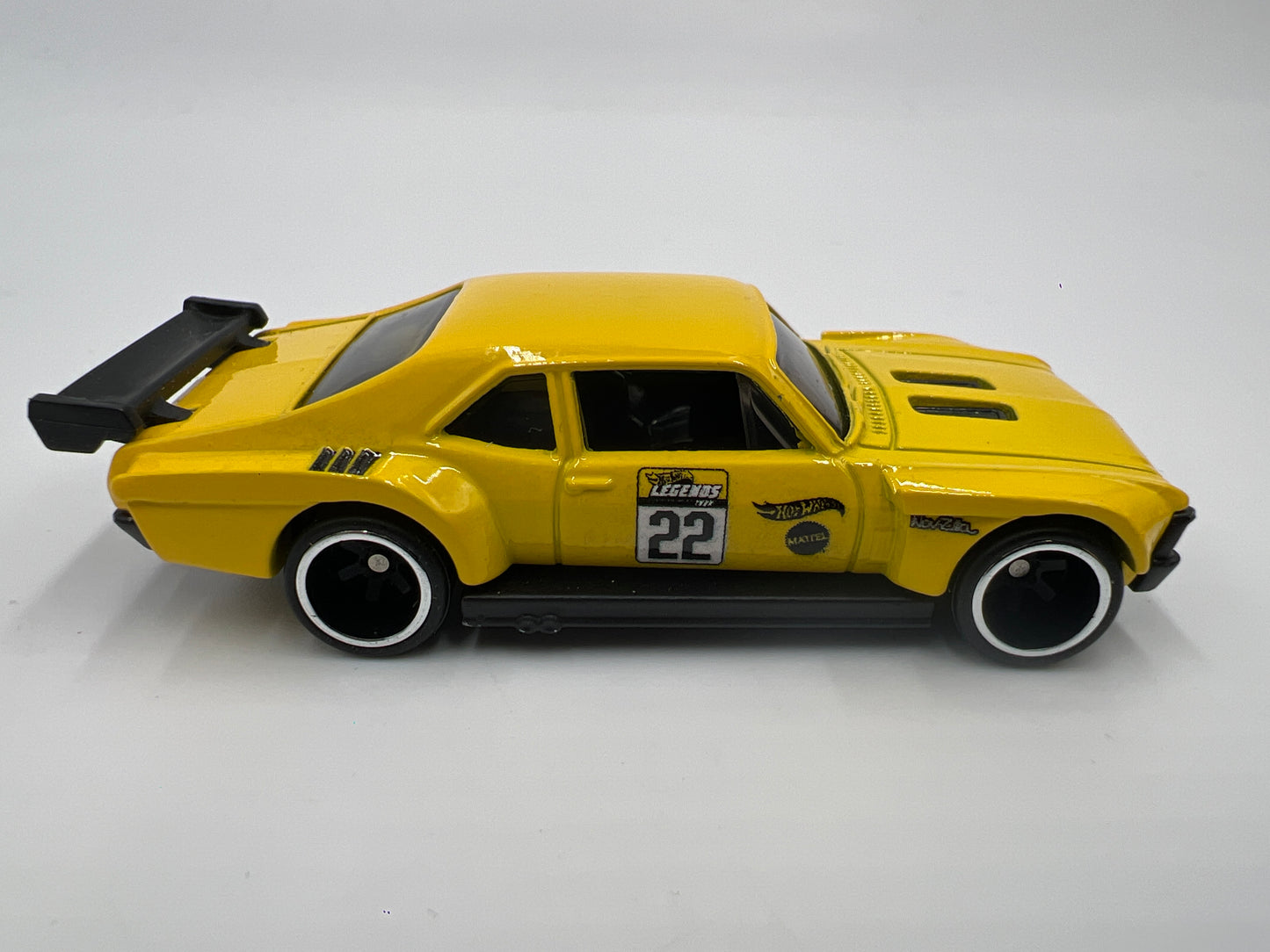 Hot Wheels 1/64 Premium Team Transport Legends Tour Custom 70 Chevy Nova & Horizon Hauler Yellow Loose