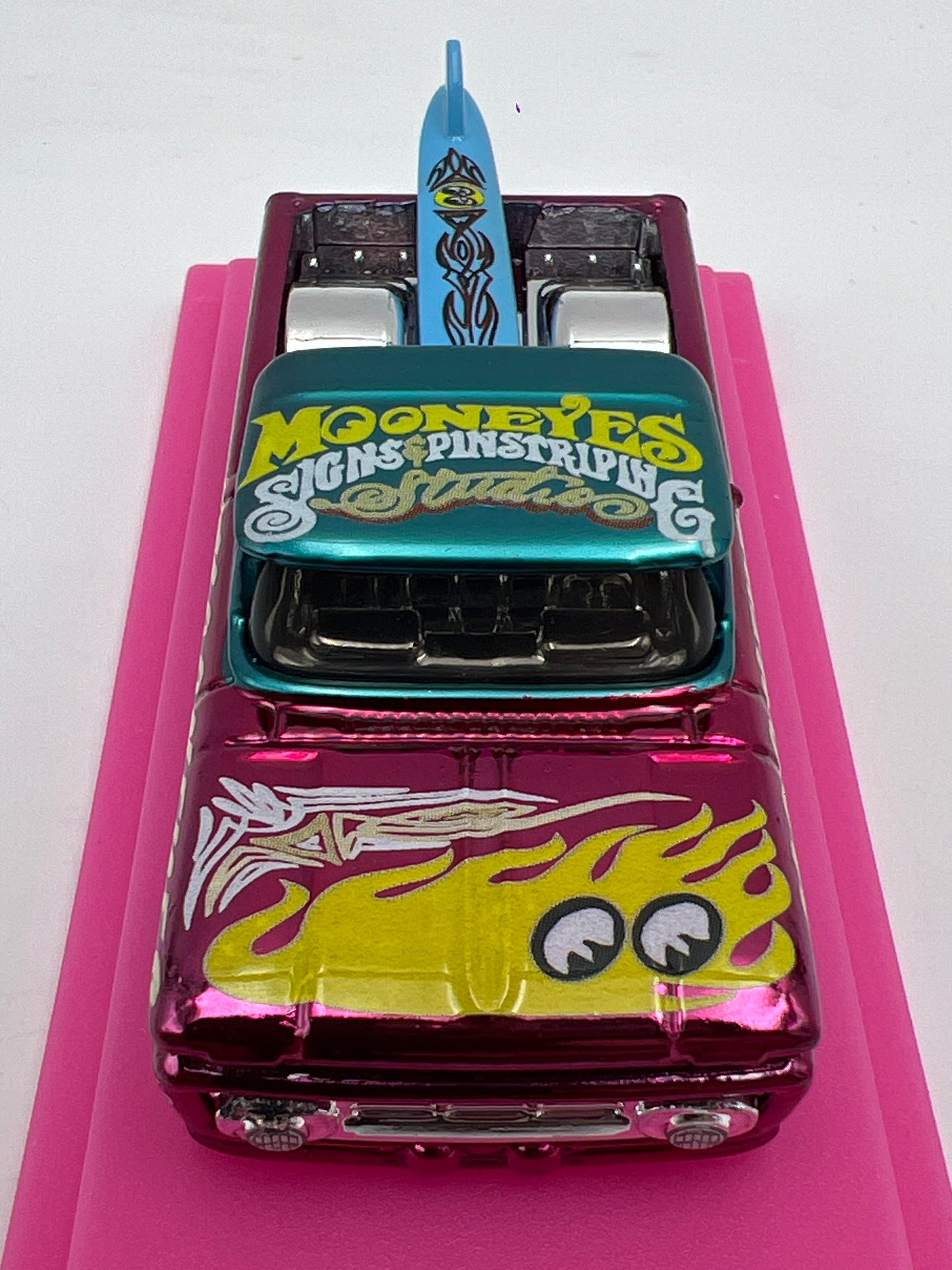Hot Wheels Kustom Kulture Custom 62 Chevy Pickup Mooneyes Pink CUSTOM W/Case