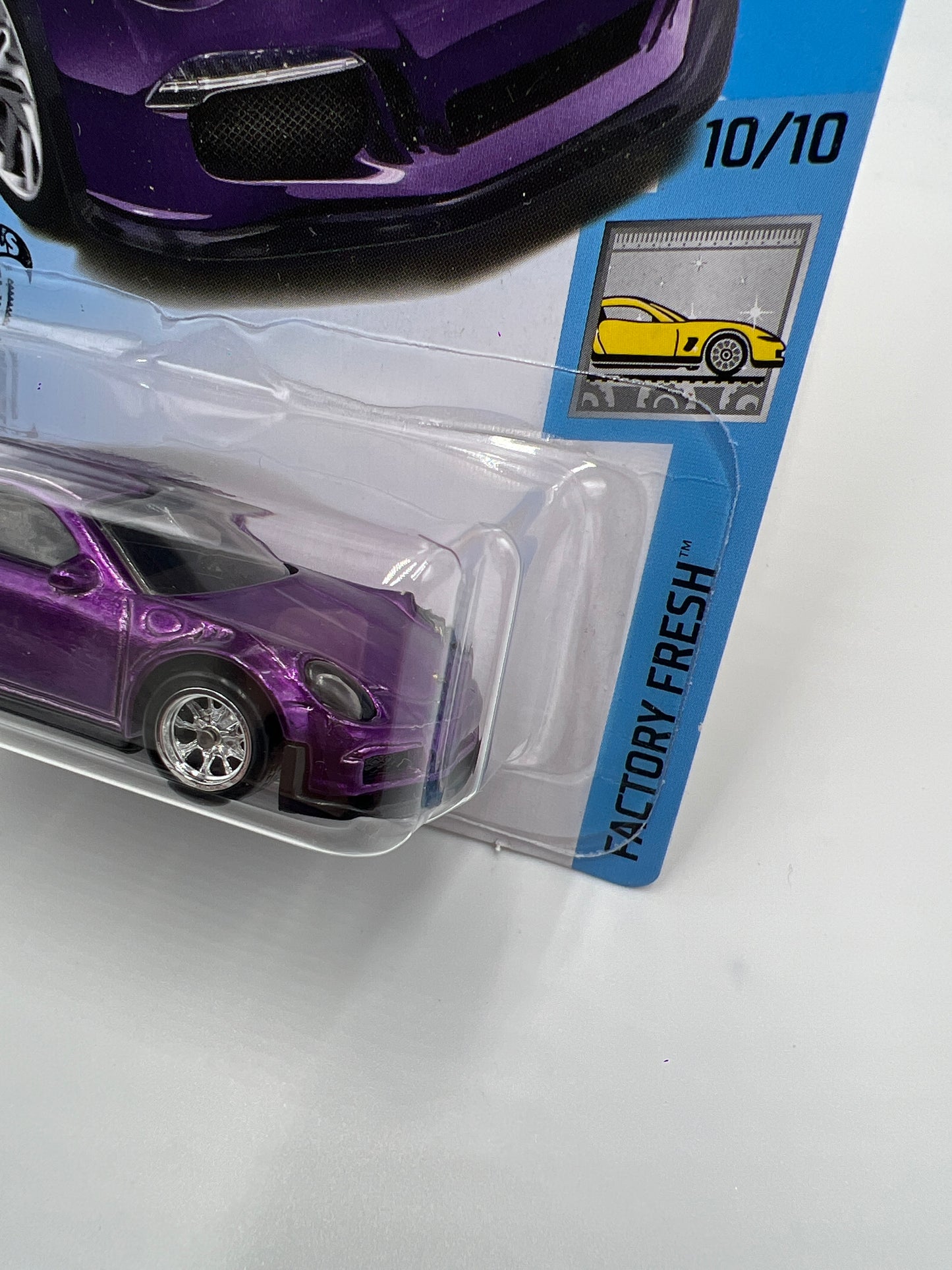 2019 Hot Wheels Super Treasure Hunt #246 Porsche 911 GT3 RS Purple W/Protector