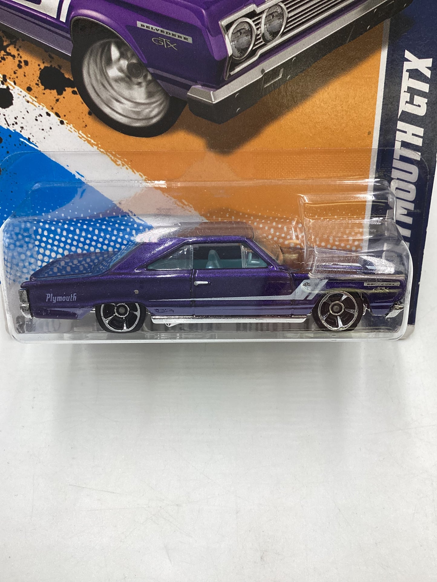 2012 Hot Wheels Muscle Mania Mopar #86 67 Plymouth GTX Purple 36A