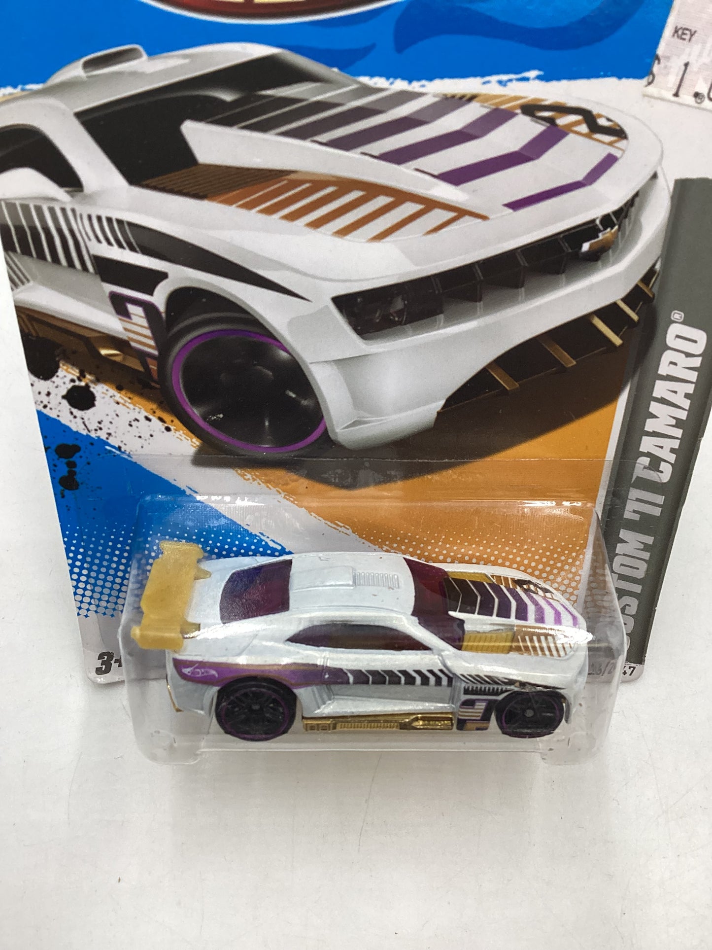 2012 Hot Wheels #226 White Custom 11 Camaro 9i