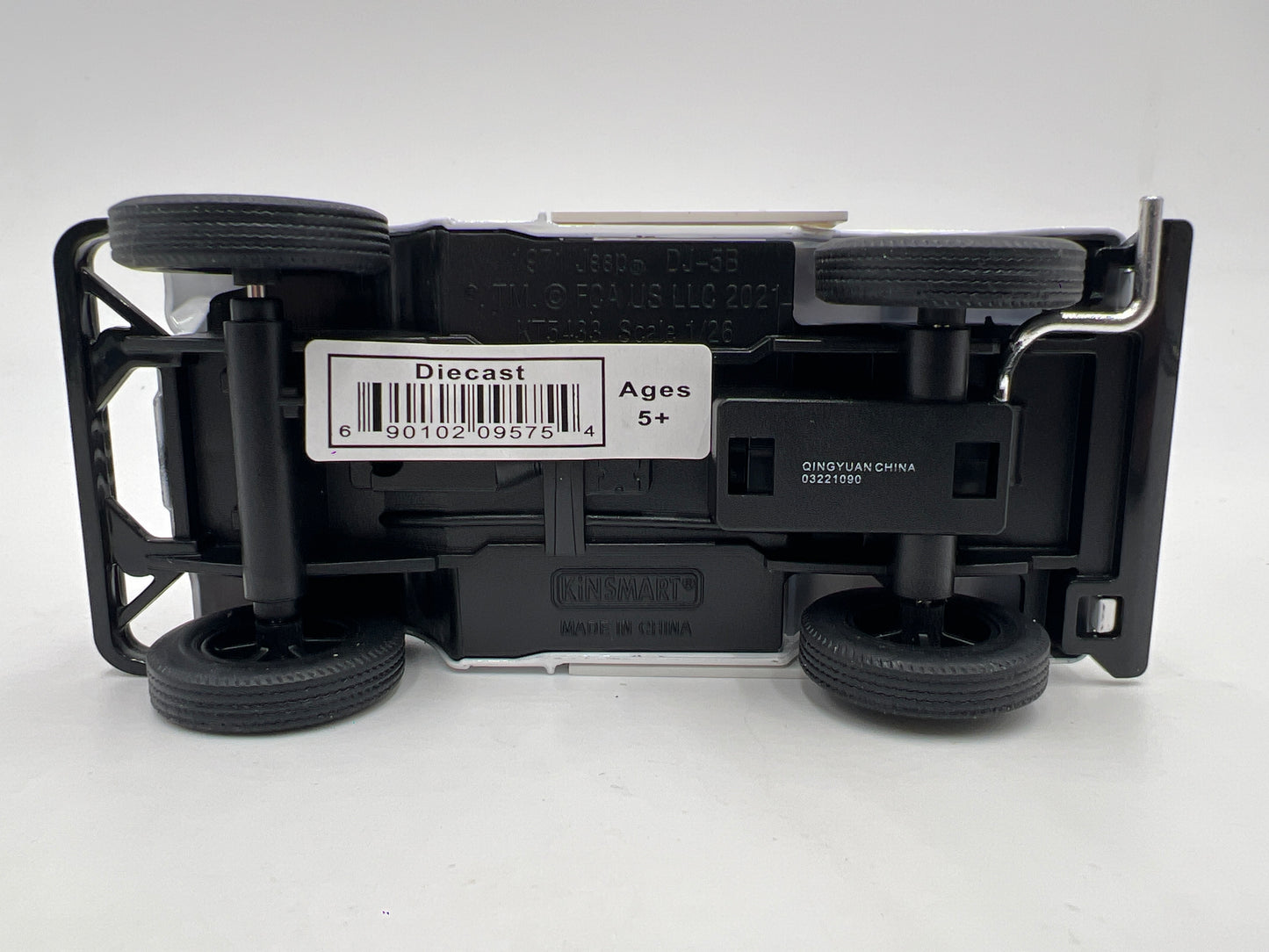 Kinsmart 1/26 Scale US Mail 1971 Jeep DJ-5B White