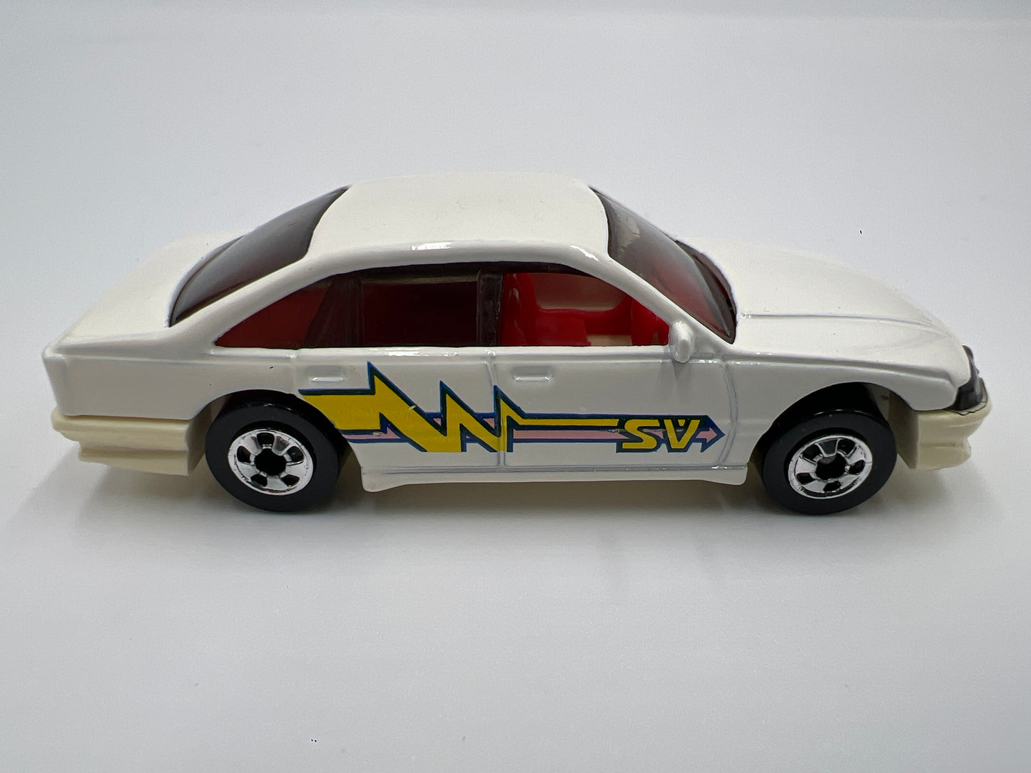 Hot Wheels 1/64 Blackwall Holden Commodore SV White Loose