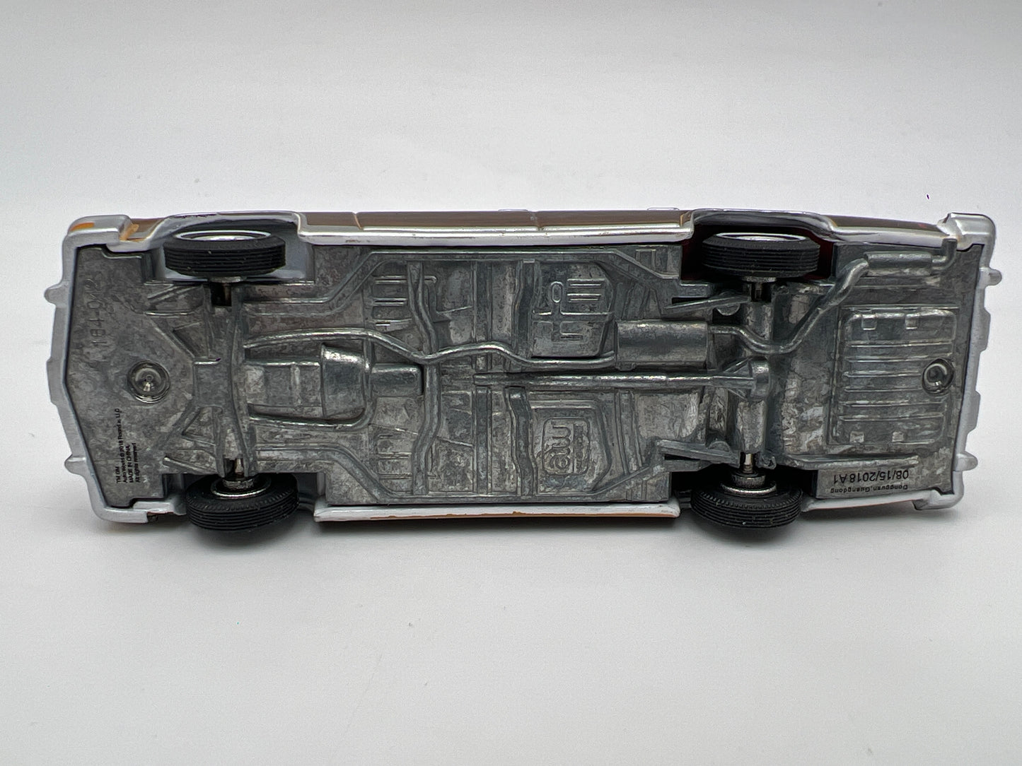 Auto World 1/64 Muscle Wagons 1974 Buick Estate Wagon White Loose