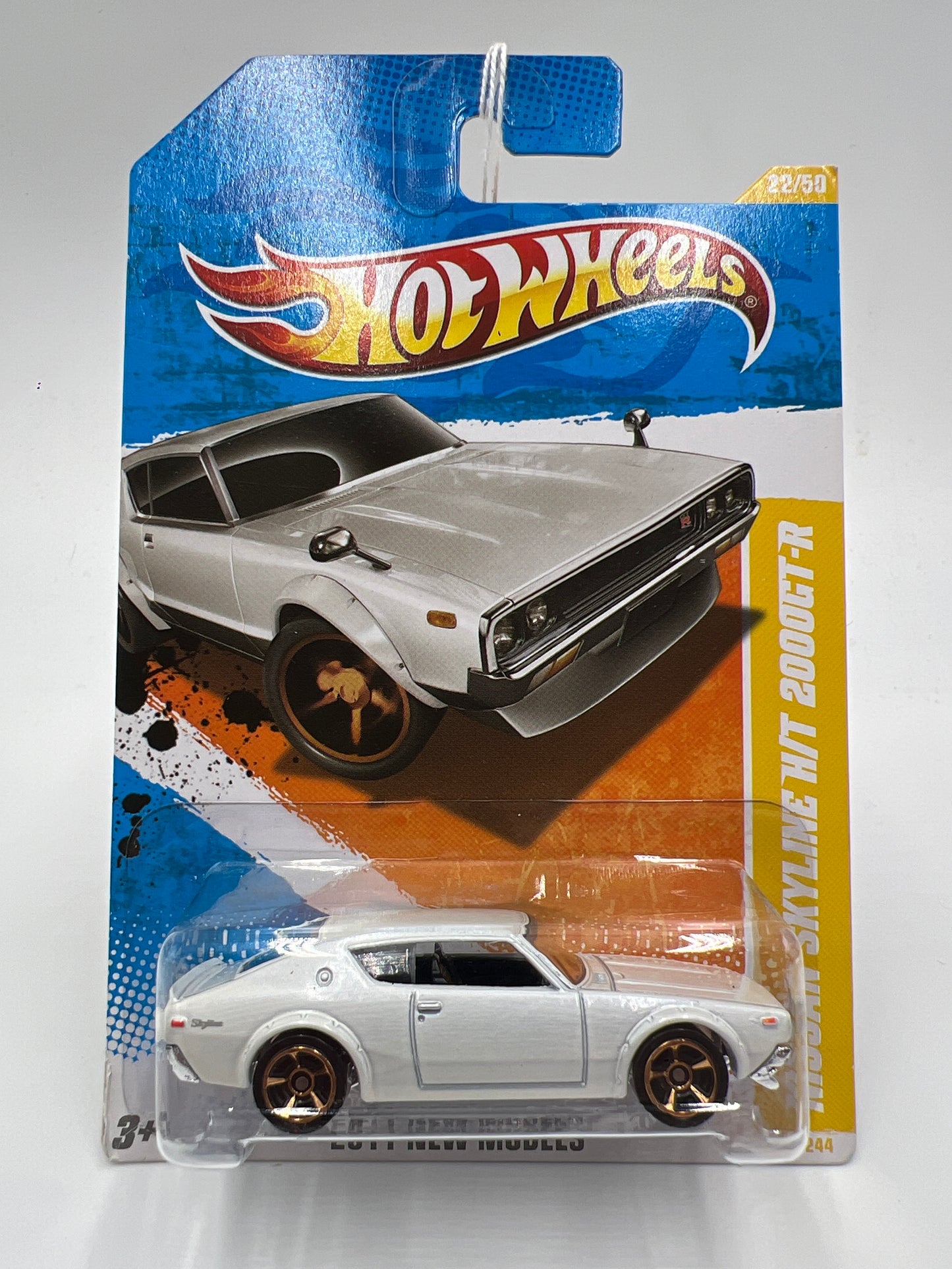 2011 Hot Wheels New Models #22 Nissan Skyline H/T 2000GT-R White