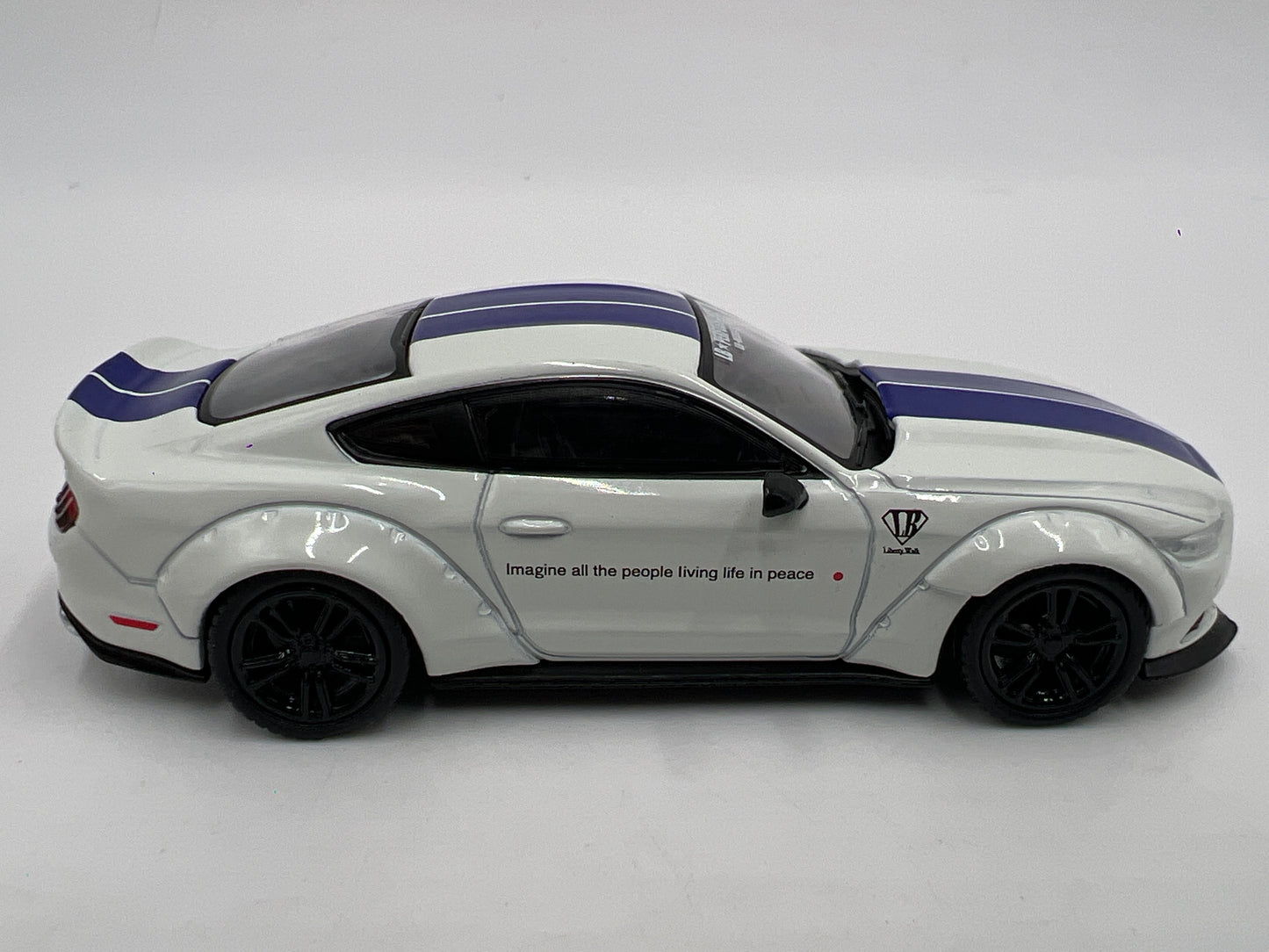 Mini GT MiJo Exclusive #646 Ford Mustang GT LB-Works White