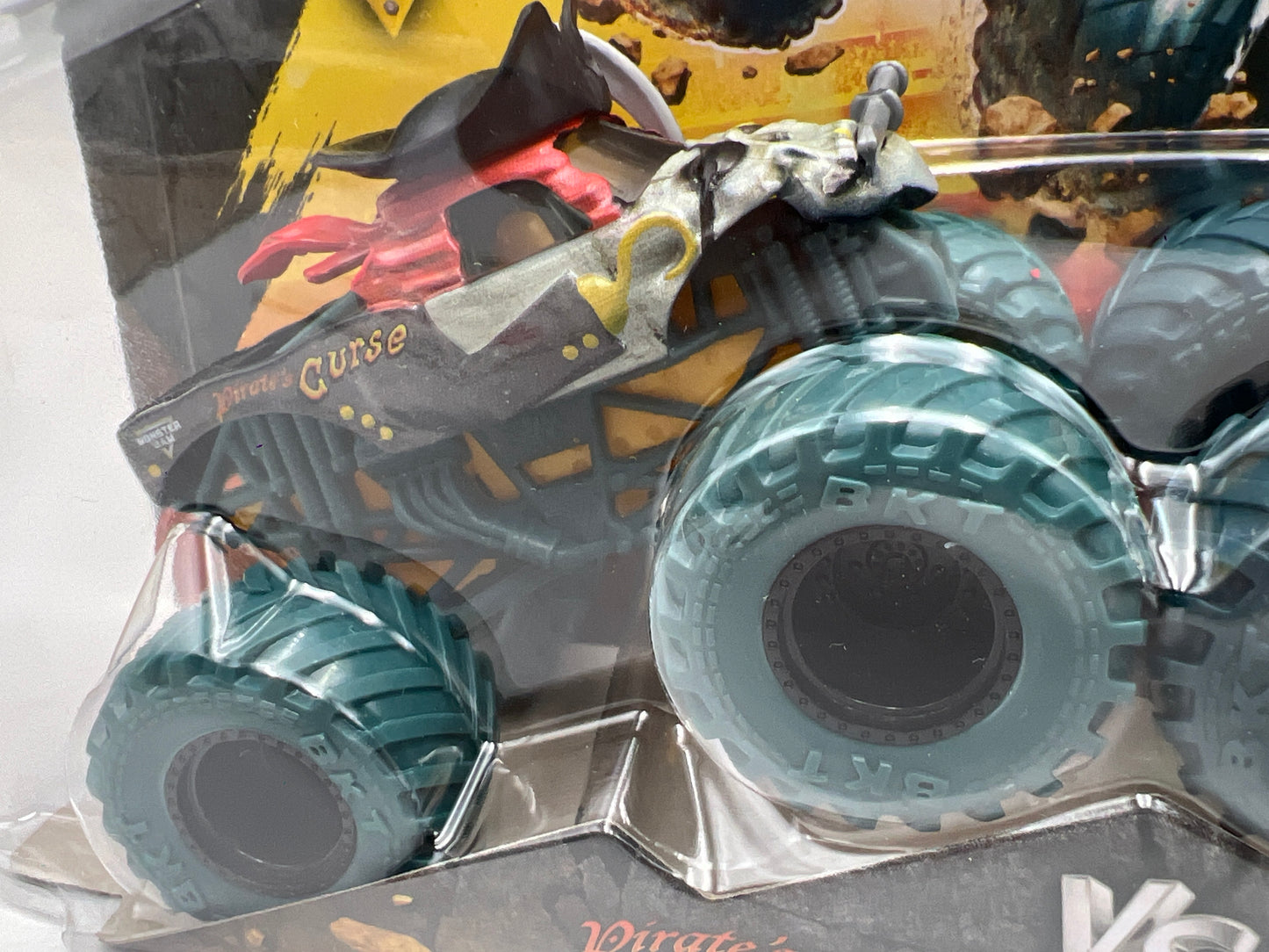 Monster Jam Series 34 2 Pack Pirates Curse Vs Kraken