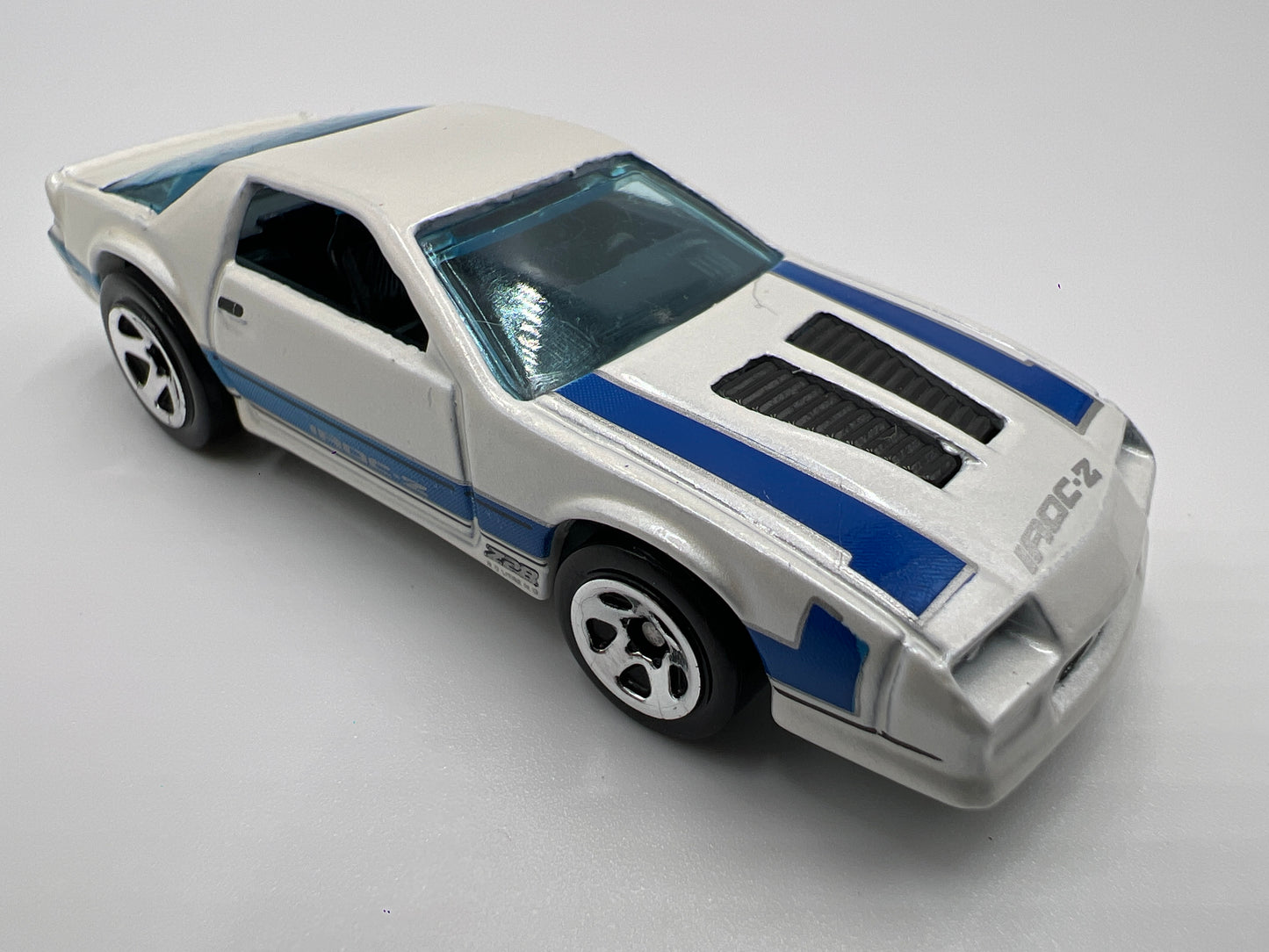 Hot Wheels 1/64 Target Retro Series 85 Chevy Camaro IROC-Z Loose