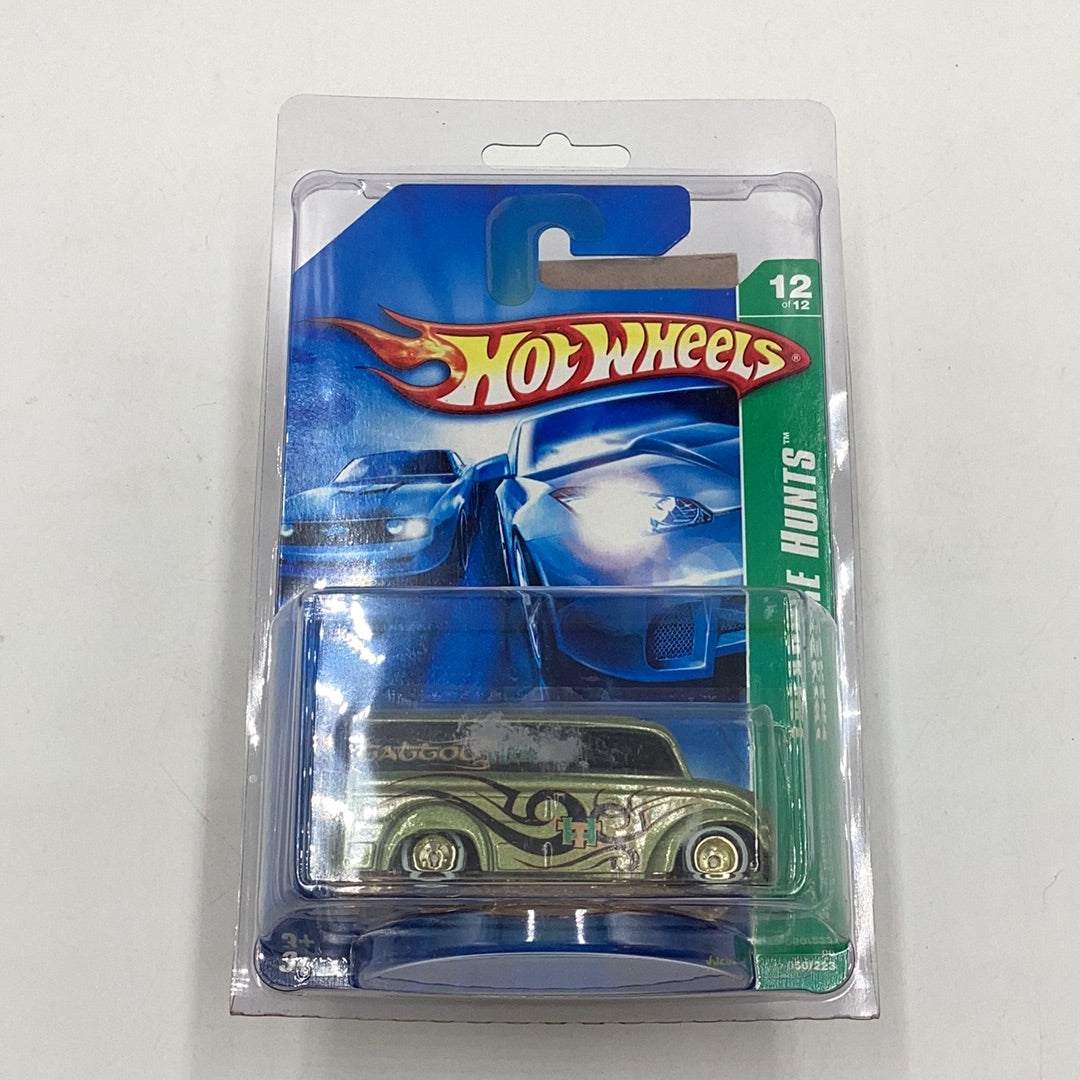 2006 Hot Wheels Treasure Hunt #50 Dairy Delivery with protector