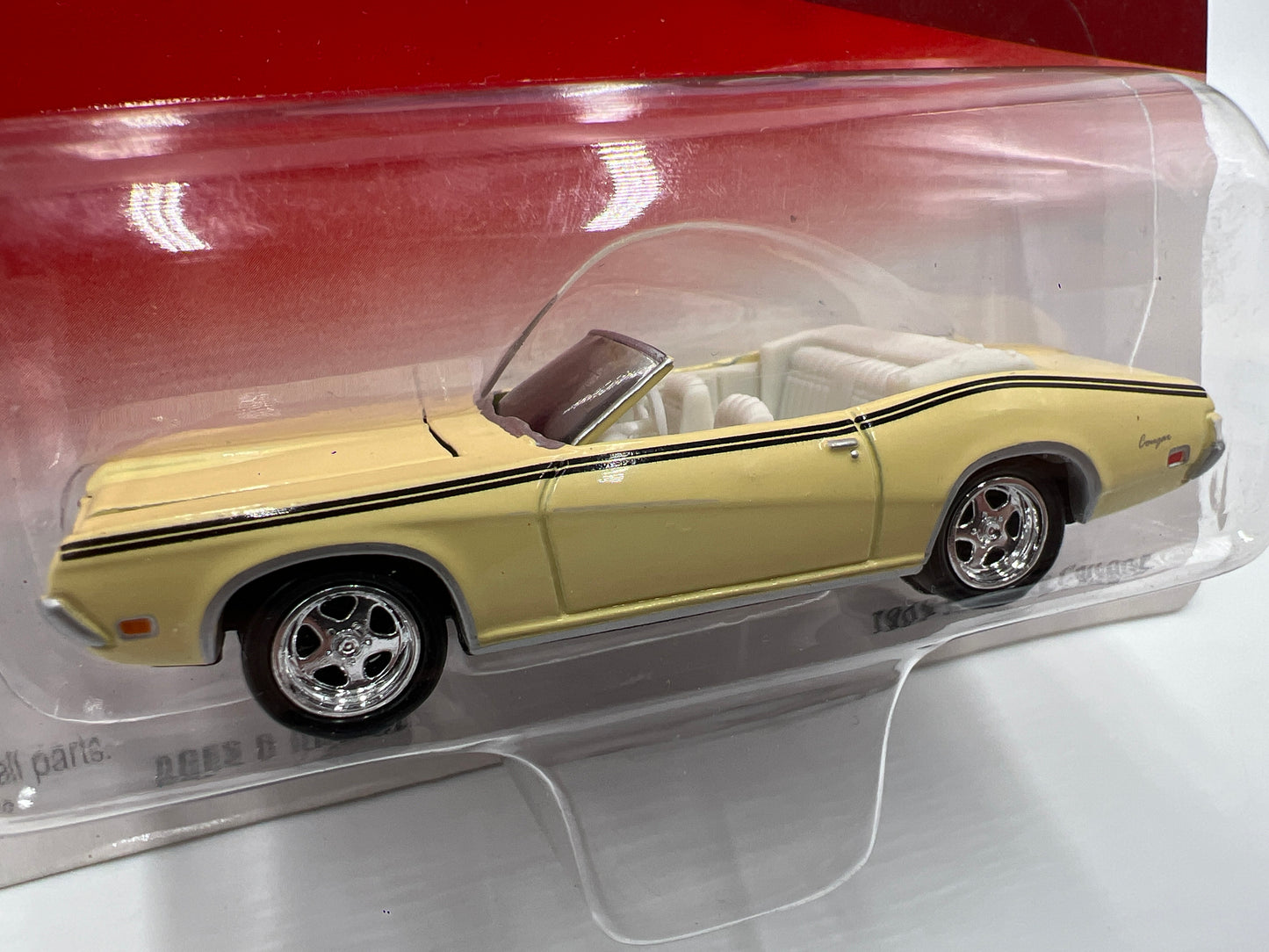 Johnny Lightning Ragtops 1969 Mercury Cougar Yellow 220F