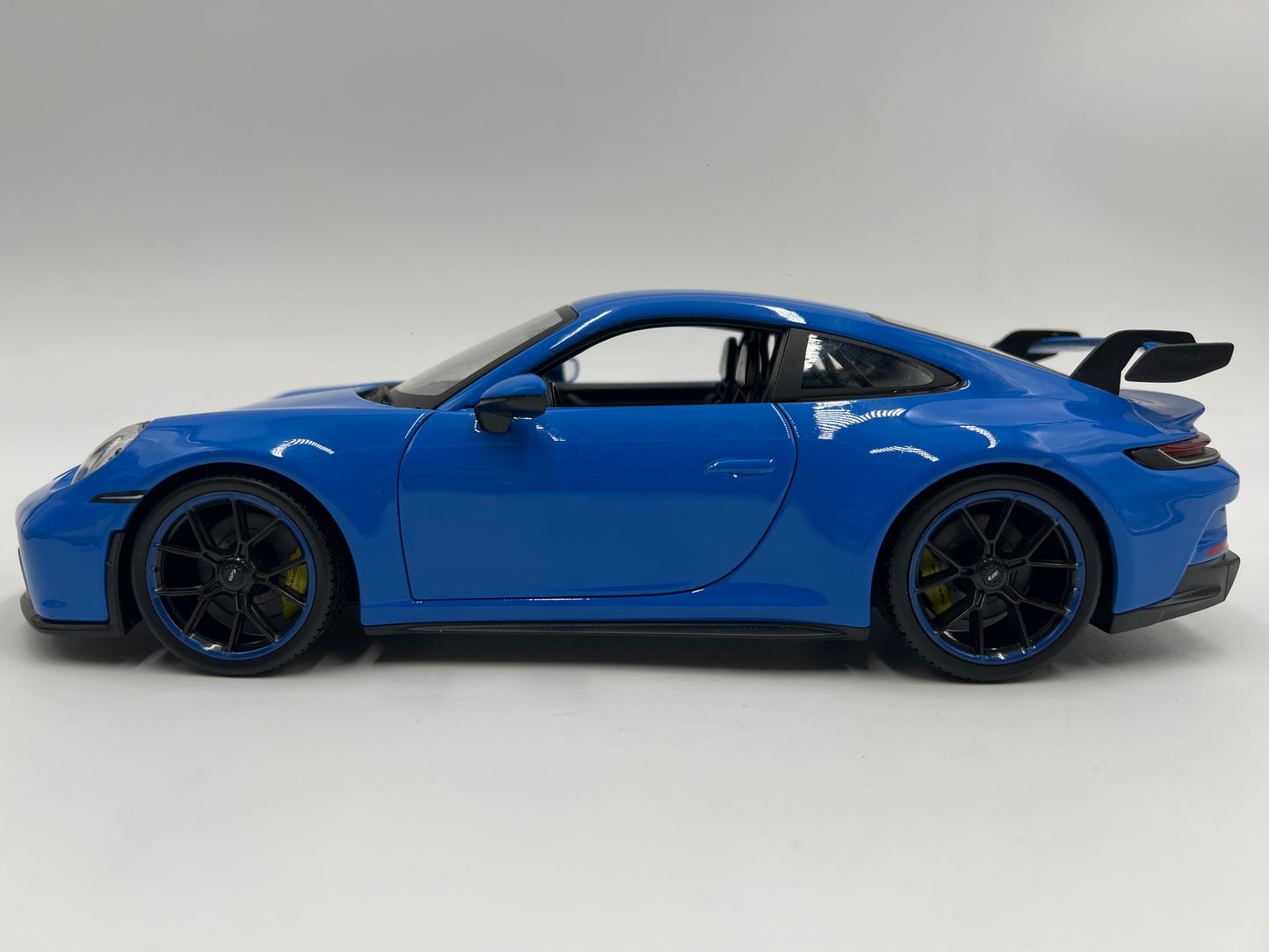 Maisto Special Edition 1:18 Scale Loose Porsche 911 GT3 Blue