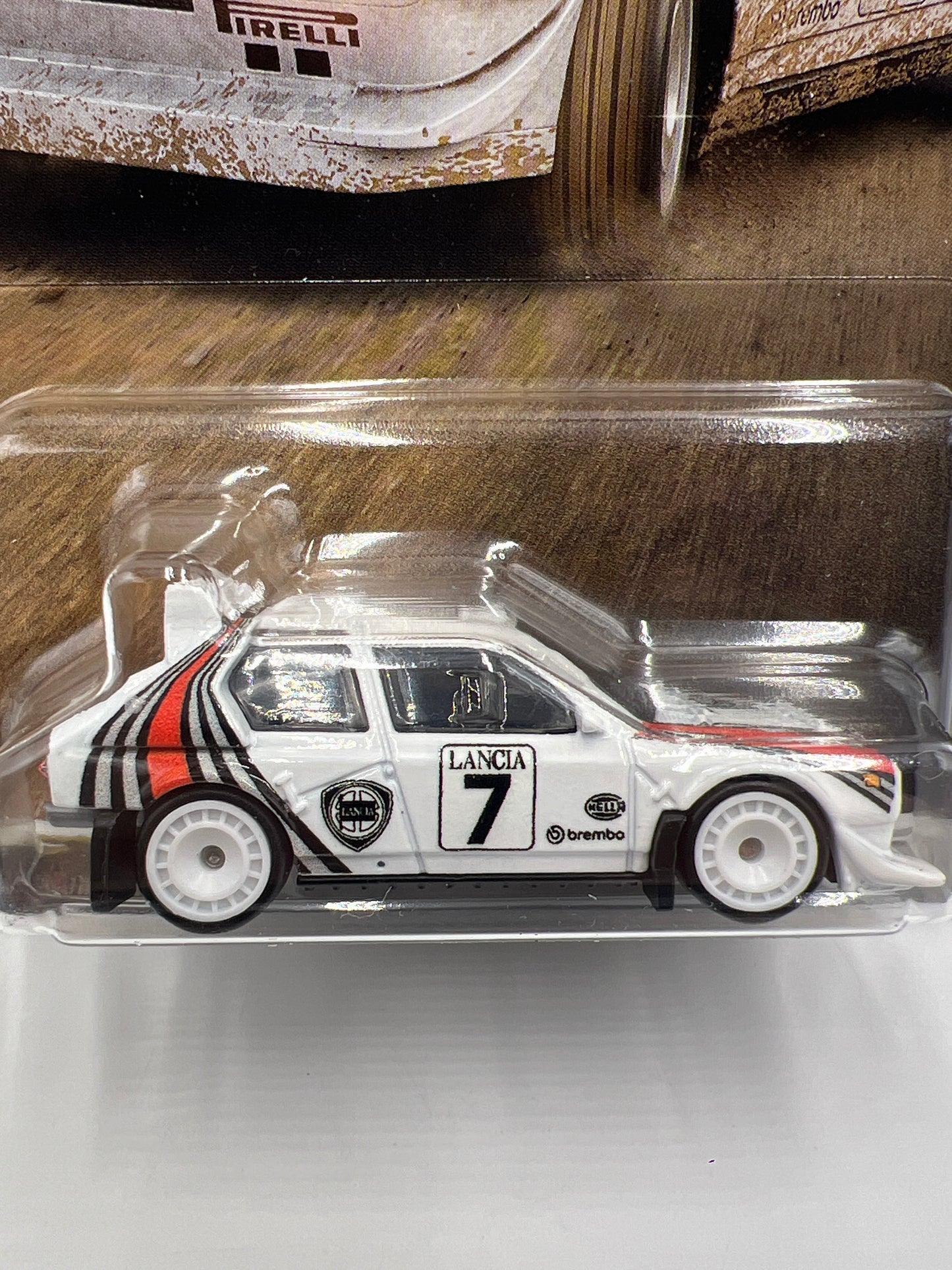 2026 Hot Wheels Premium Thrill Climbers #4 Lancia Delta S4 White 257D