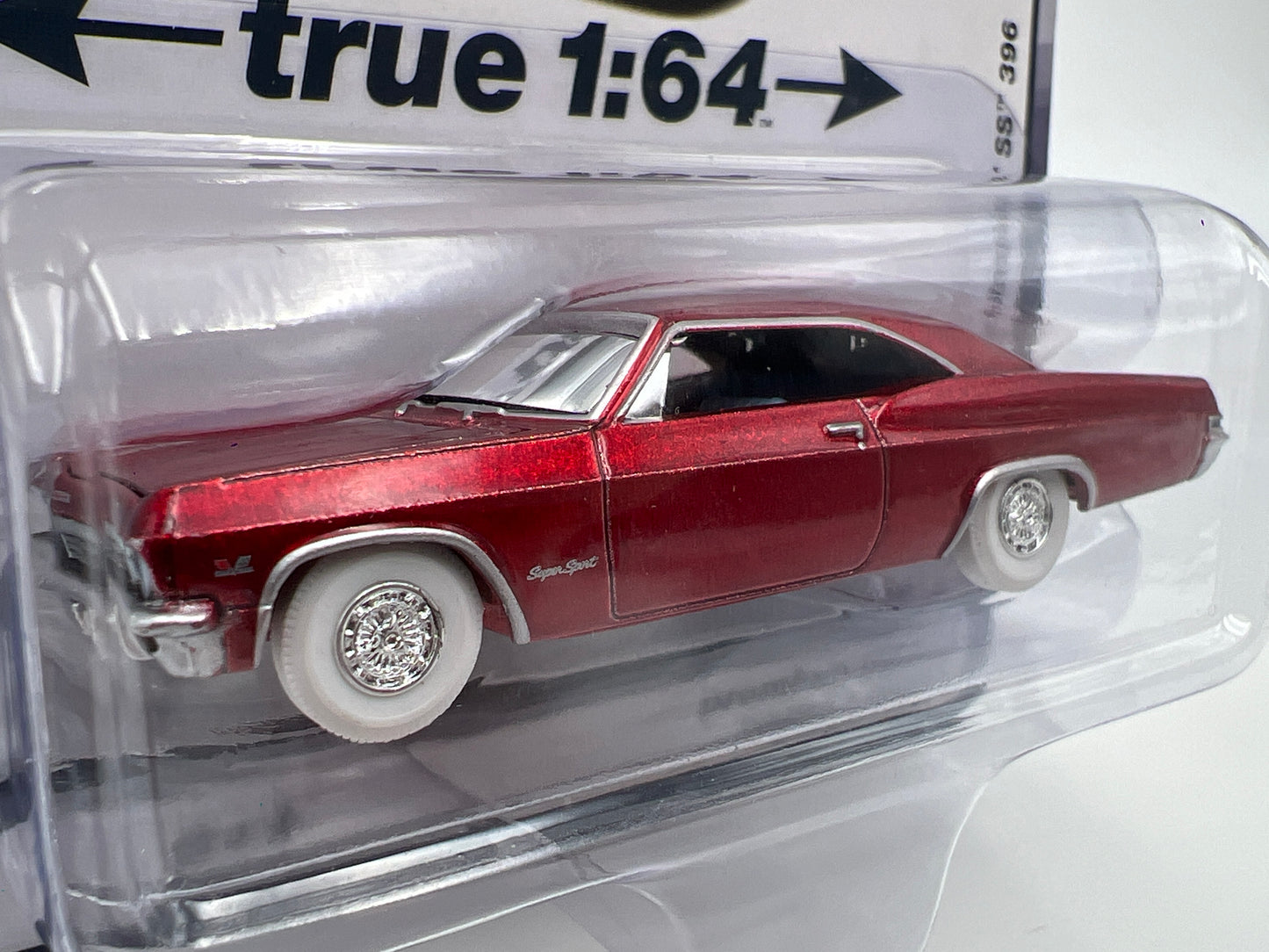 Auto World Ultra Red Chase Vintage Muscle Release 2 Version A 1965 Chevy Impala SS 396