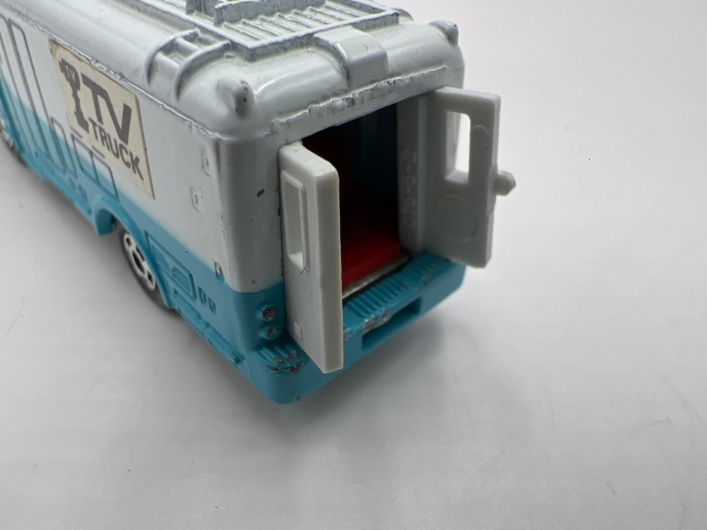 Tomica No. 75 TV Bus Blue/White Loose