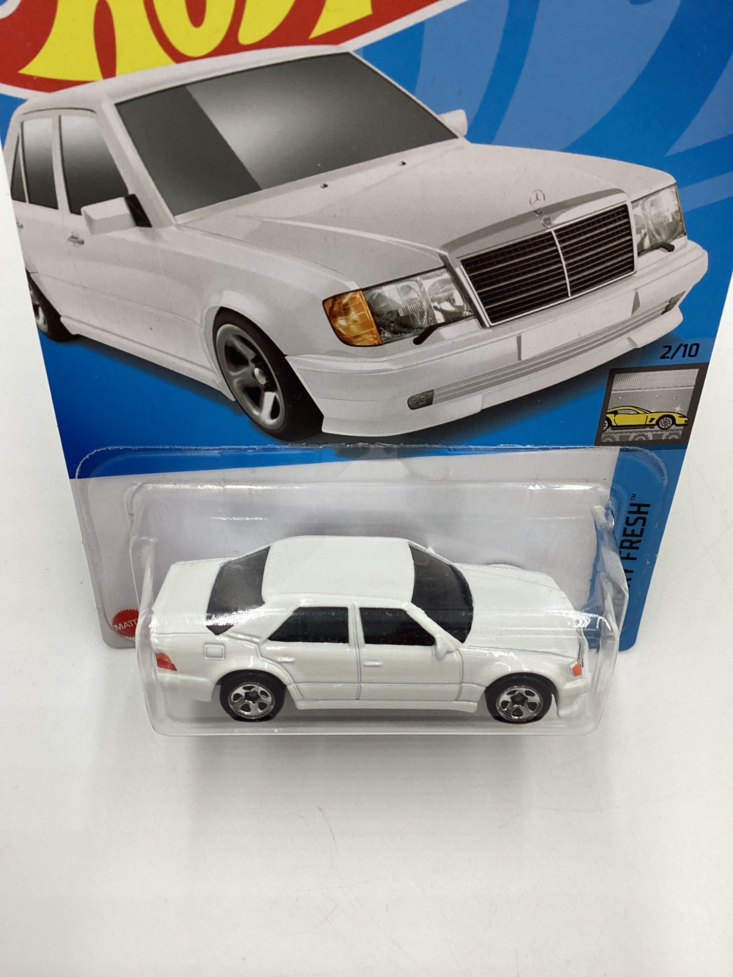 2022 Hot Wheels #86 Mercedes-Benz 500 E Dollar General Exclusive White 236F