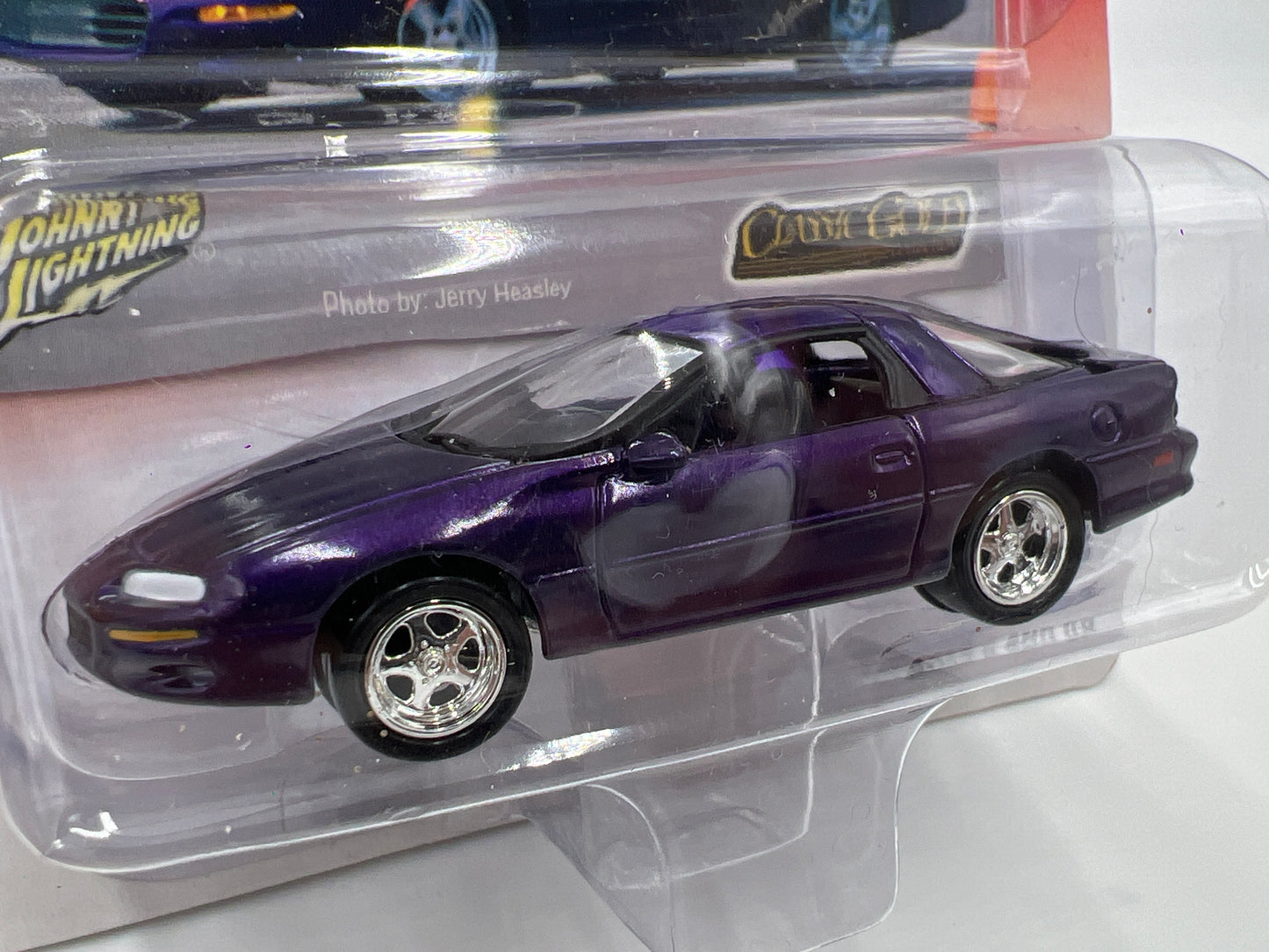 Johnny Lightning Classic Gold Collection 1998 Chevy Camaro Z28 Purple 219D