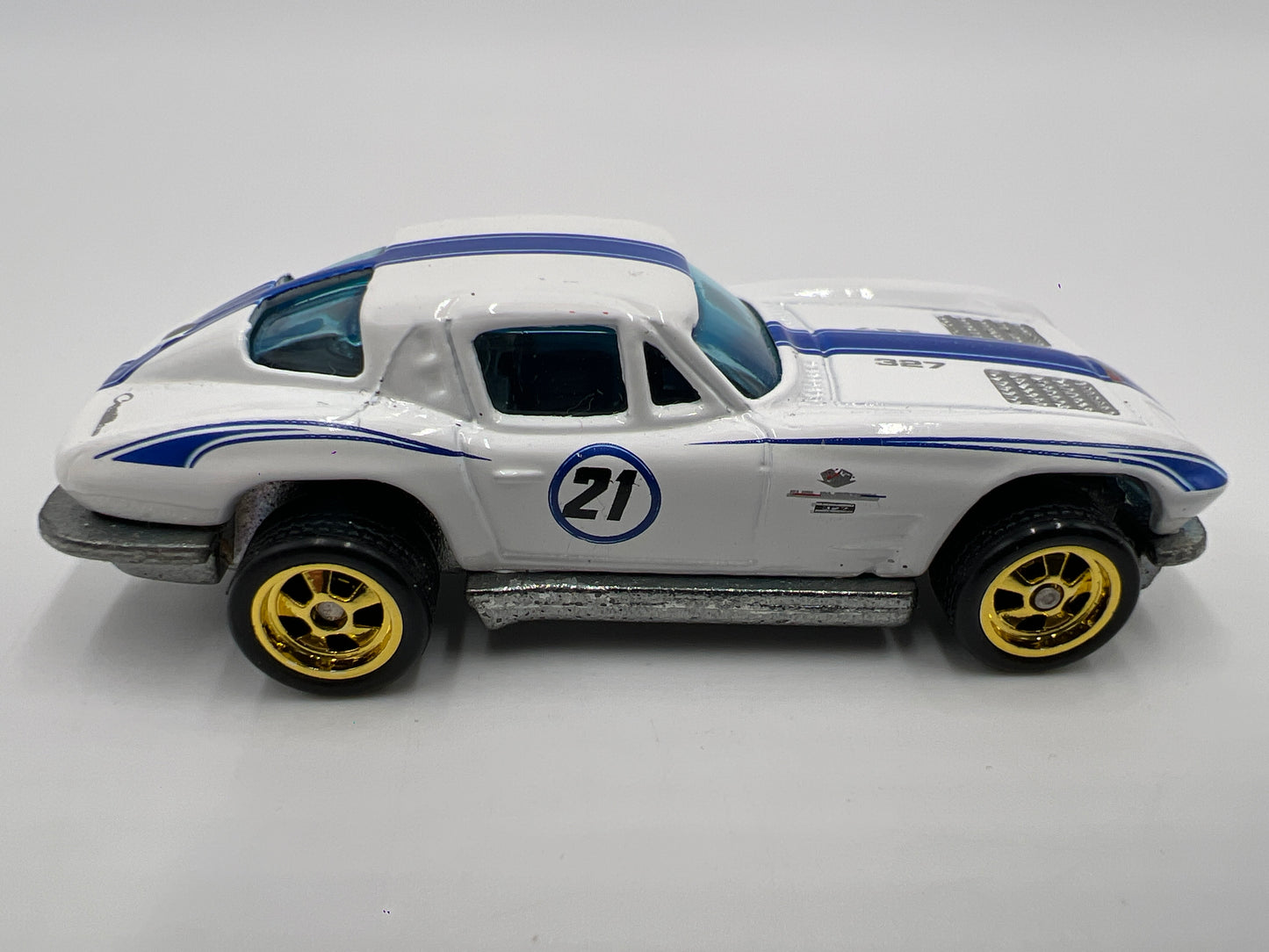 Hot Wheels 1/64 Premium Larrys Garage CHASE Corvette Sting Ray White Loose