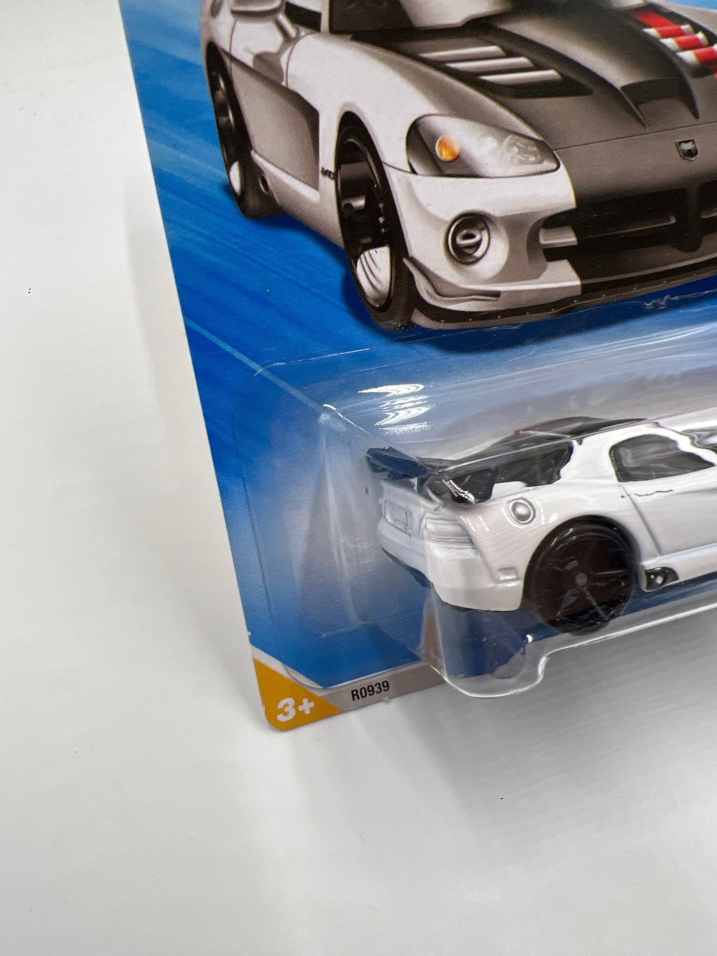 2010 Hot Wheels New Models #22 08 Viper SRT10 ACR White 40A