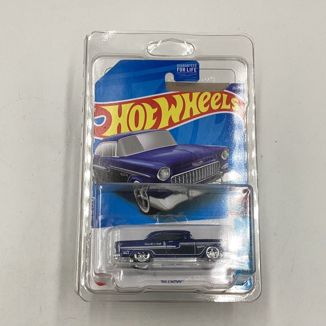 2022 hot wheels super treasure hunt #20 55 Chevy W/Protector