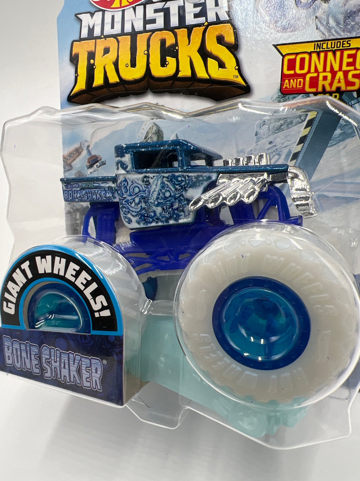 Hot Wheels Monster Trucks Blizzard Bashers Bone Shaker W/Protector