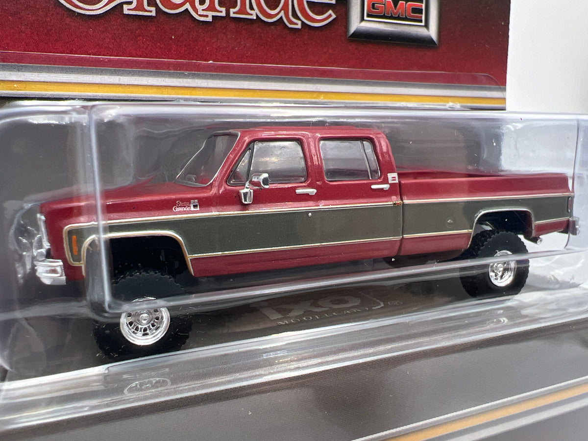 IXO Models 1977 GMC Sierra Grande K2500 Wideside Crew Cab 218B