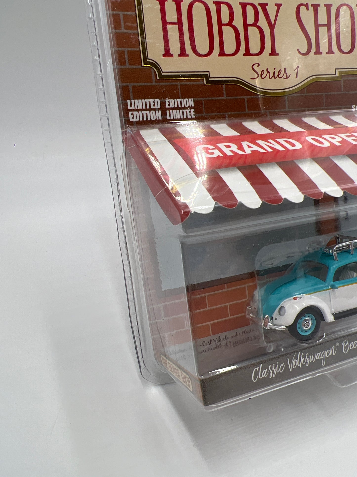 Greenlight The Hobby Shop Series 1 Classic Volkswagen Beetle With Woman Wearing Dress 182D