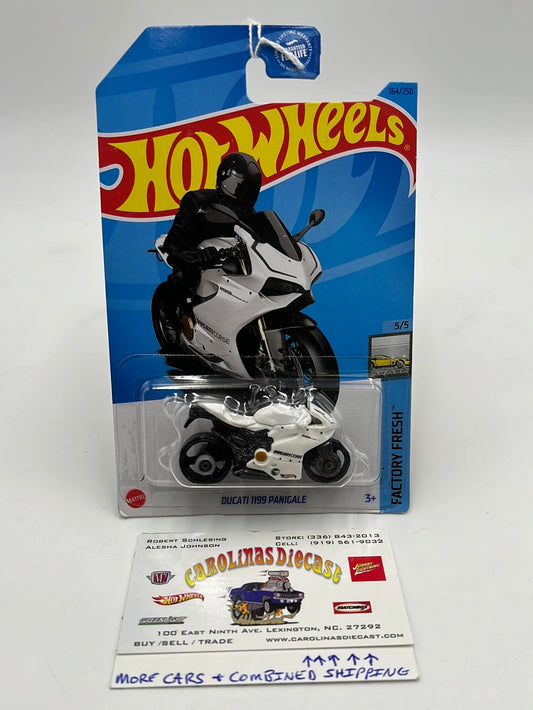 Hot Wheels 2023 Treasure Hunt Ducati 1199 Panigale #164 275E