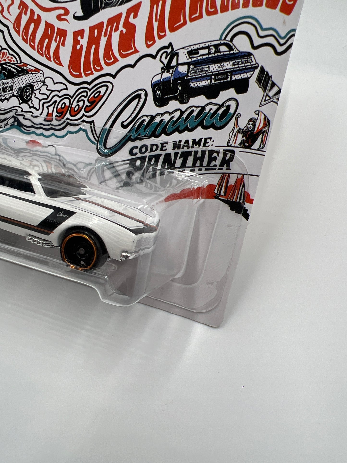 2018 Hot Wheels 50th Anniversary Camaro Series #1 67 Camaro White 152F