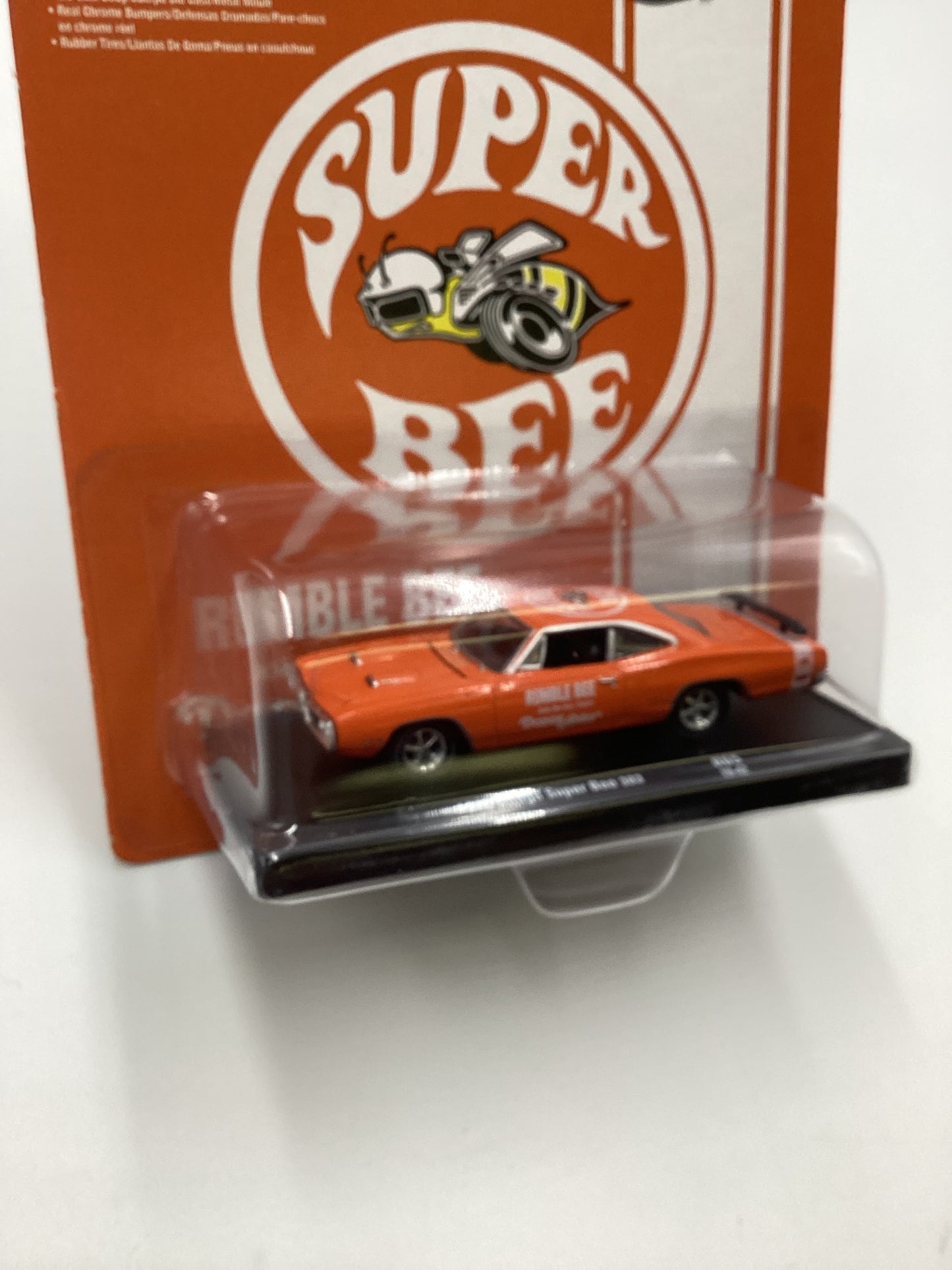 M2 Machines Auto Drivers Superbee 1970 Dodge Super Bee 383 R66 Orange 195E