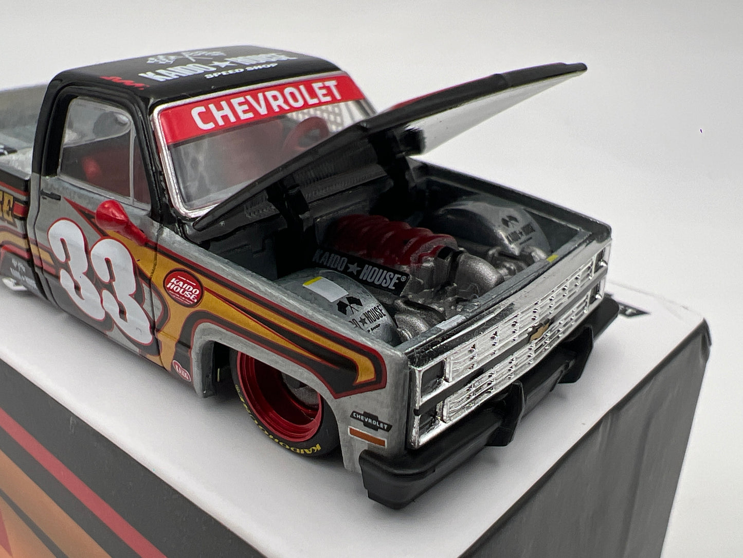 Mini GT x Kaido House #212 CHASE Chevrolet Silverado Kaido Intimidator V1