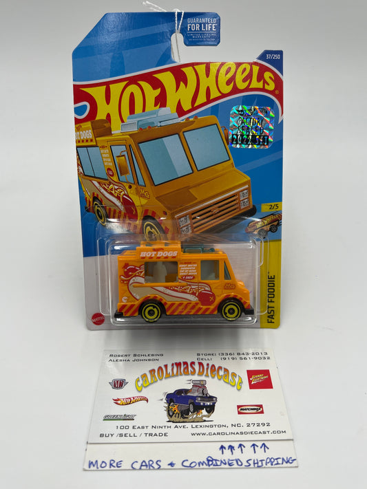 2022 Hot Wheels Treasure Hunt #37 Quick Bite Orange Factory Sealed 276C