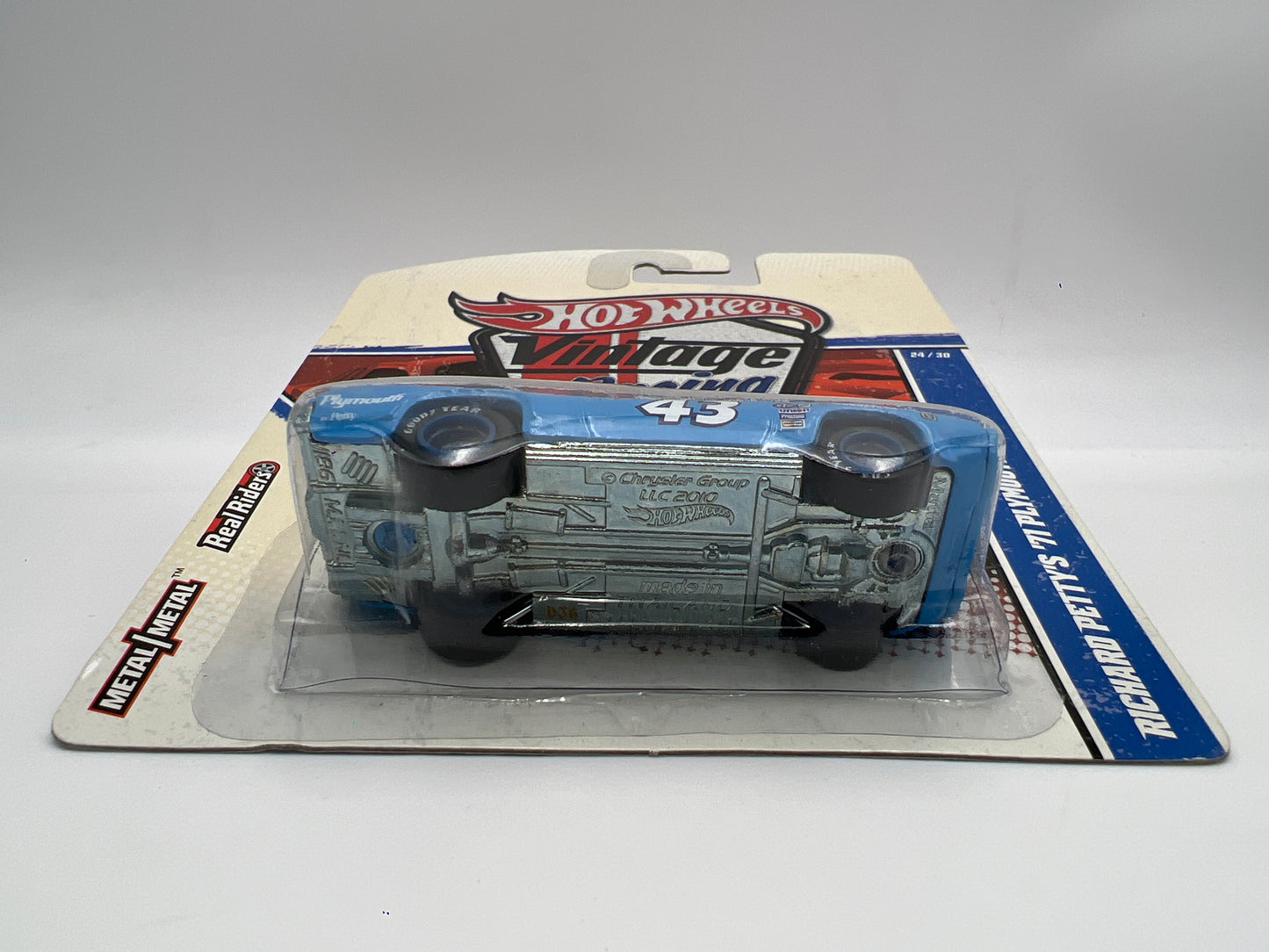 Hot Wheels Premium Vintage Racing #24 Richard Pettys 71 Plymouth GTX W/Protector