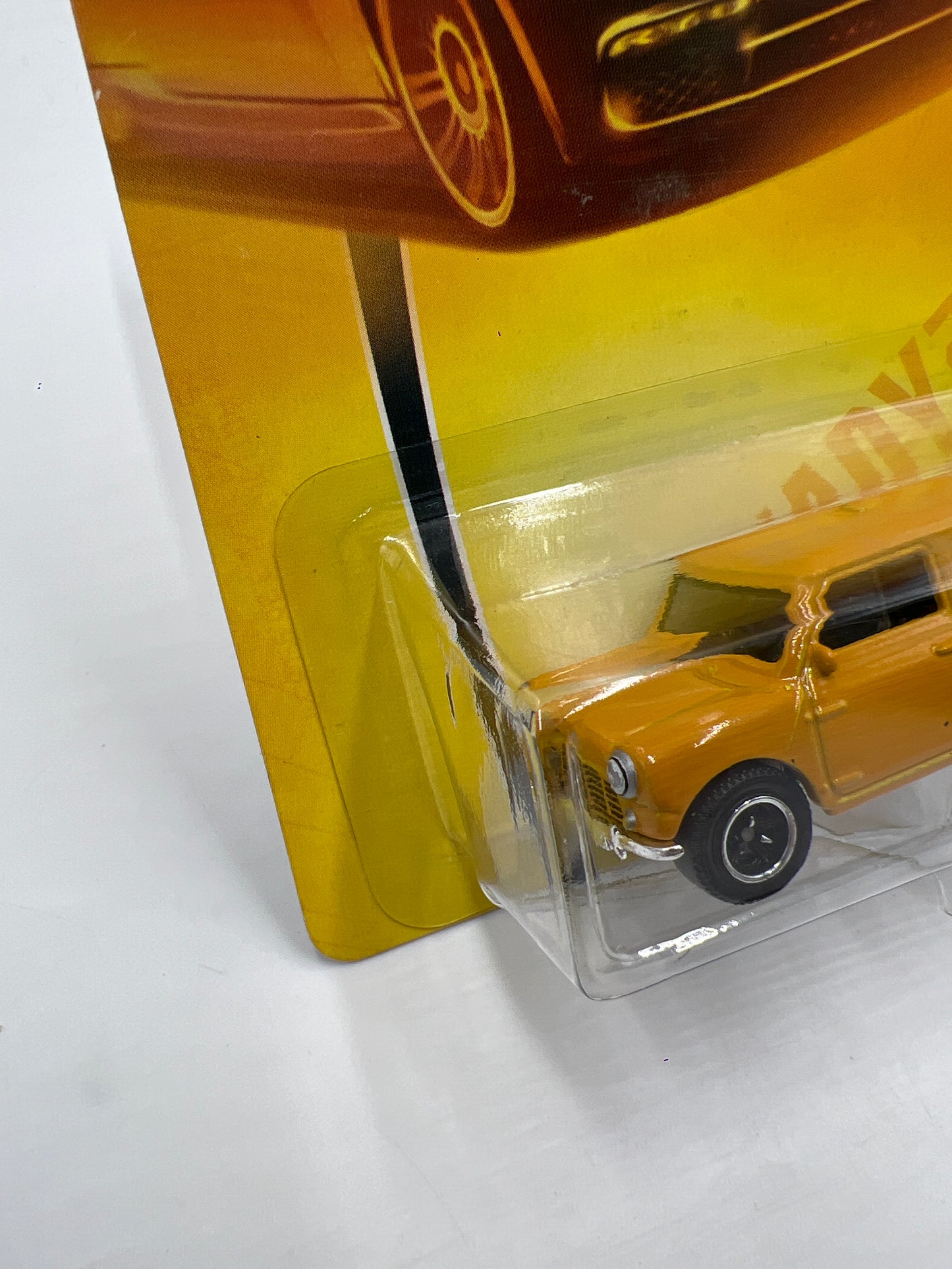 Matchbox Heritage Classics #7 65 Austin Mini Van Yellow Blister Not Perfect 216P