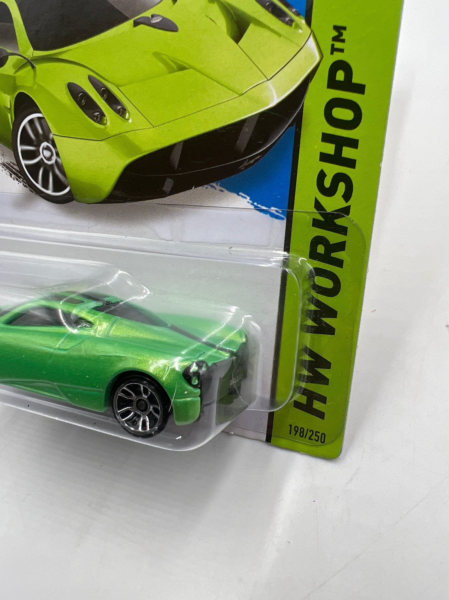 2014 Hot Wheels Workshop #198 Pagani Huayra Green *Backward Facing Error* 104E