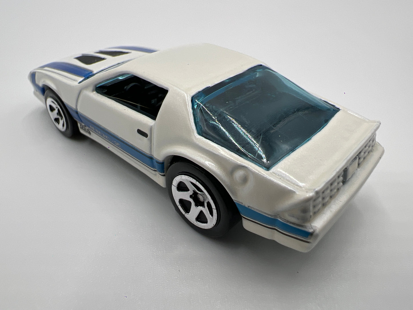 Hot Wheels 1/64 Target Retro Series 85 Chevy Camaro IROC-Z Loose