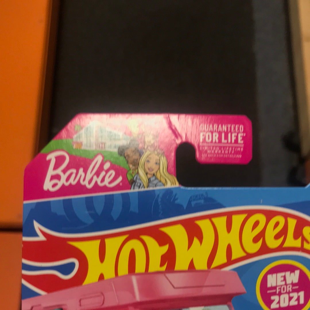 2021 hot wheels A case #21 Barbie Dream Camper CC4