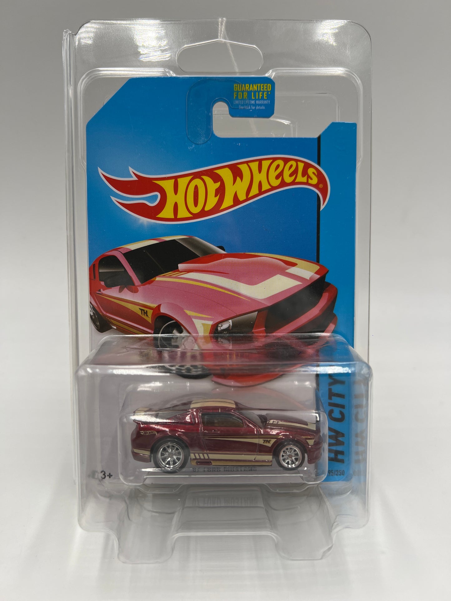 2014 Hot Wheels Super Treasure Hunt #95 07 Ford Mustang Red W/Protector