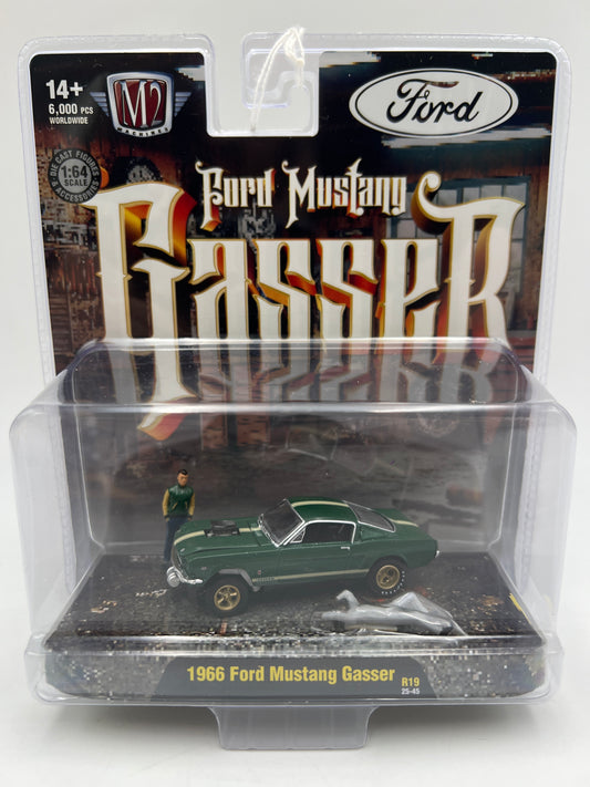 M2 Machines R19 Diorama 1966 Ford Mustang Gasser Green