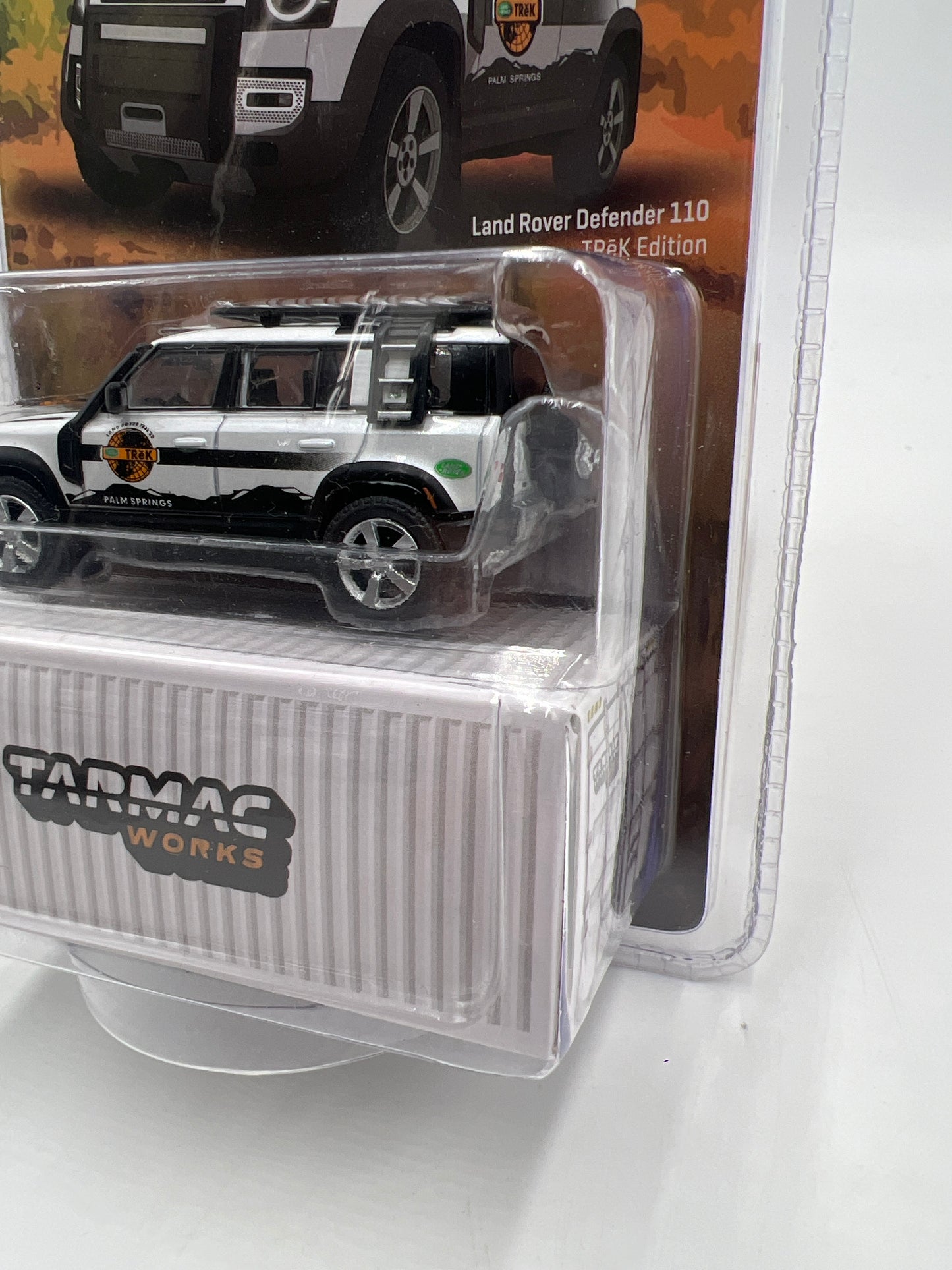 Tarmac Works x Global 64 Mijo Exclusives Limited Edition Land Rover Defender 110 Trek Edition White