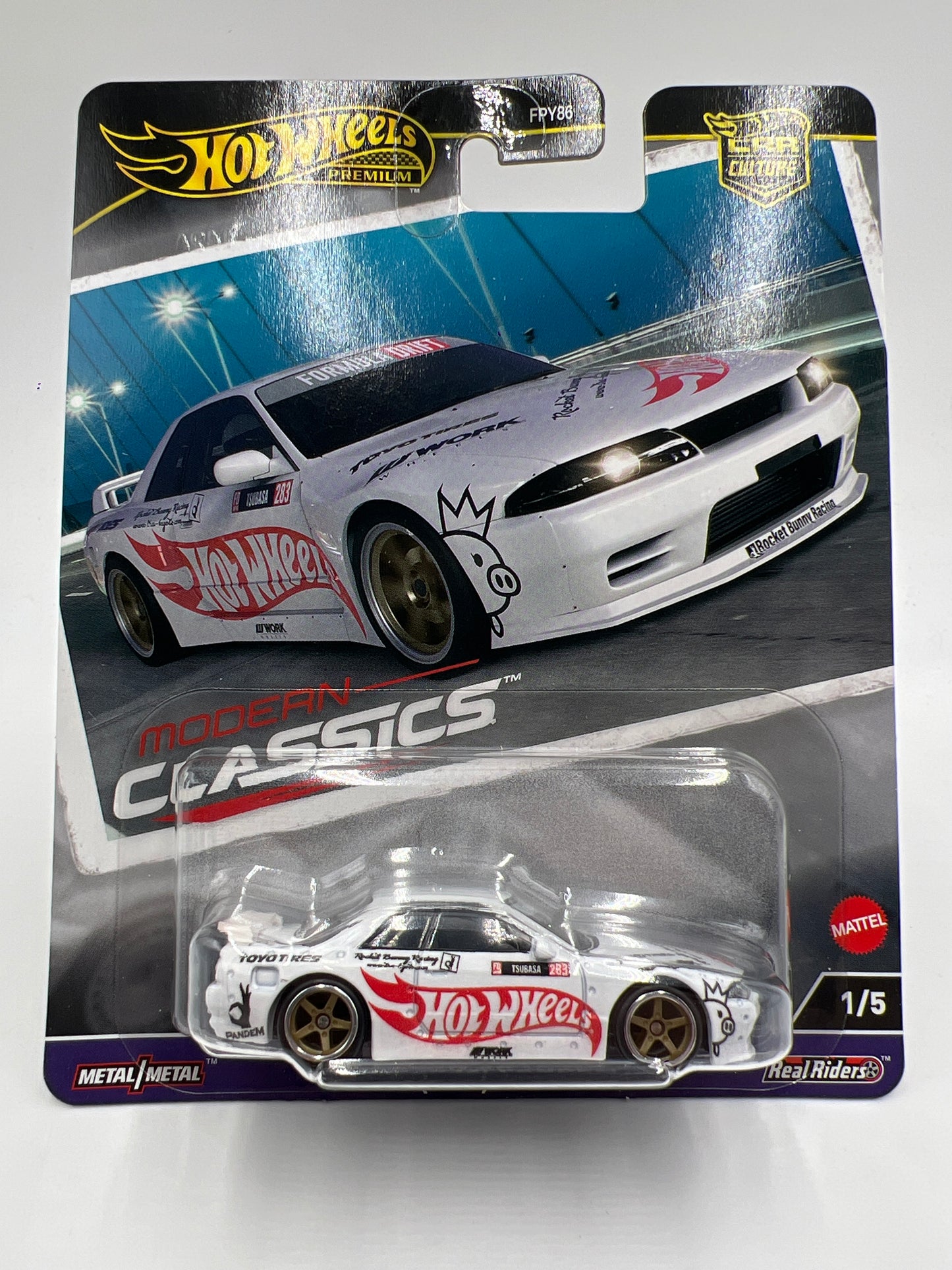 Hot Wheels Premium Modern Classics #1 Nissan Skyline GT-R R32 Pandem White 243B