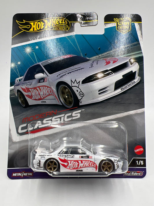 Hot Wheels Premium Modern Classics #1 Nissan Skyline GT-R R32 Pandem White 243B