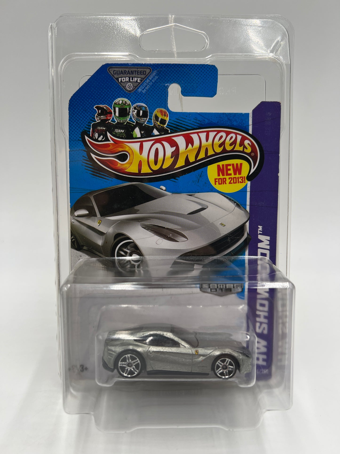 2013 Hot Wheels Walmart Exclusive Zamac 13 #174 Ferrari F12Berlinetta W/Protector